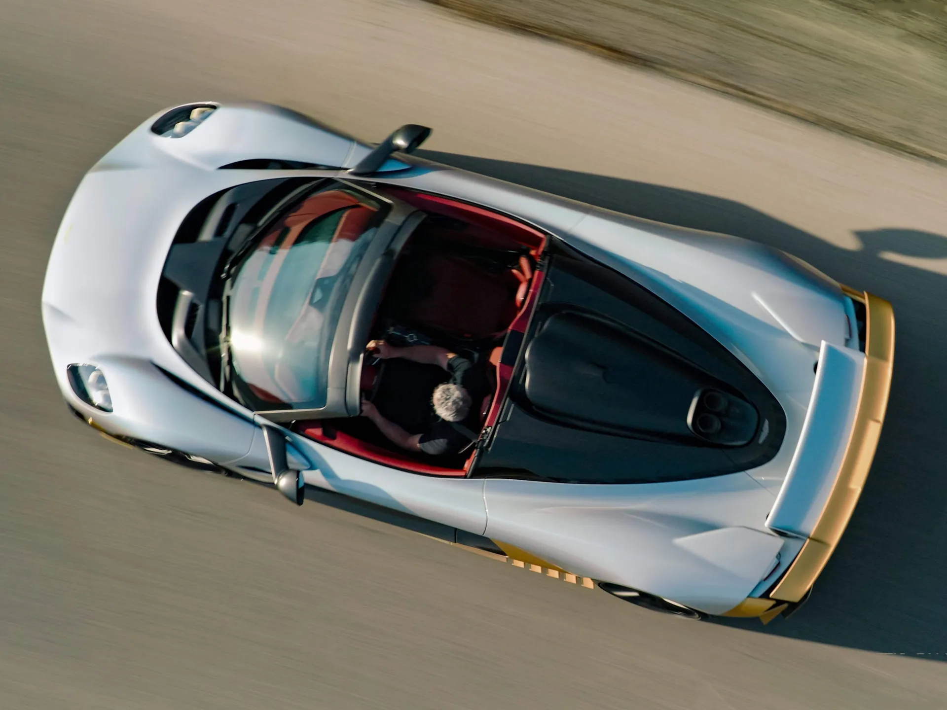 Aston Martin Valhalla Spider (2028) – pohled shora