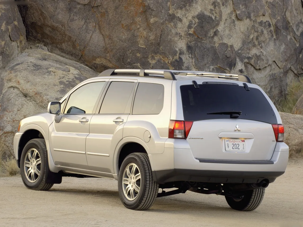 Mitsubishi Endeavor LTD (2006) - Rear Three-Quarter
