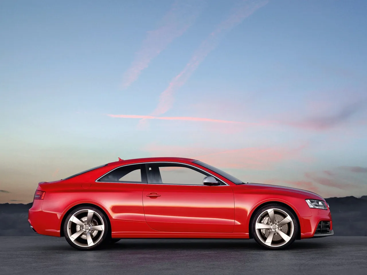 Audi RS5 (2011) – boční profil