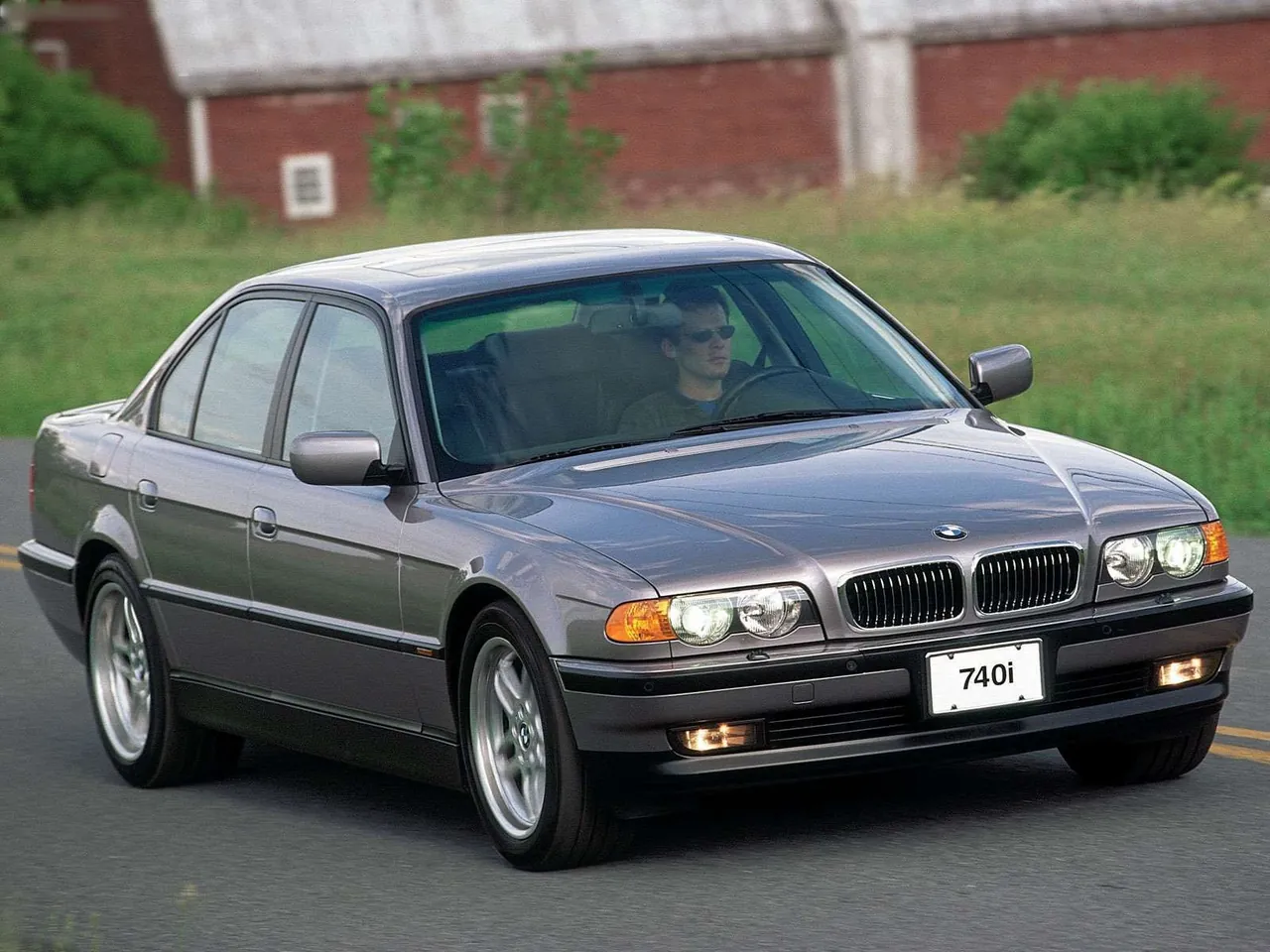 BMW 740i (2000)
