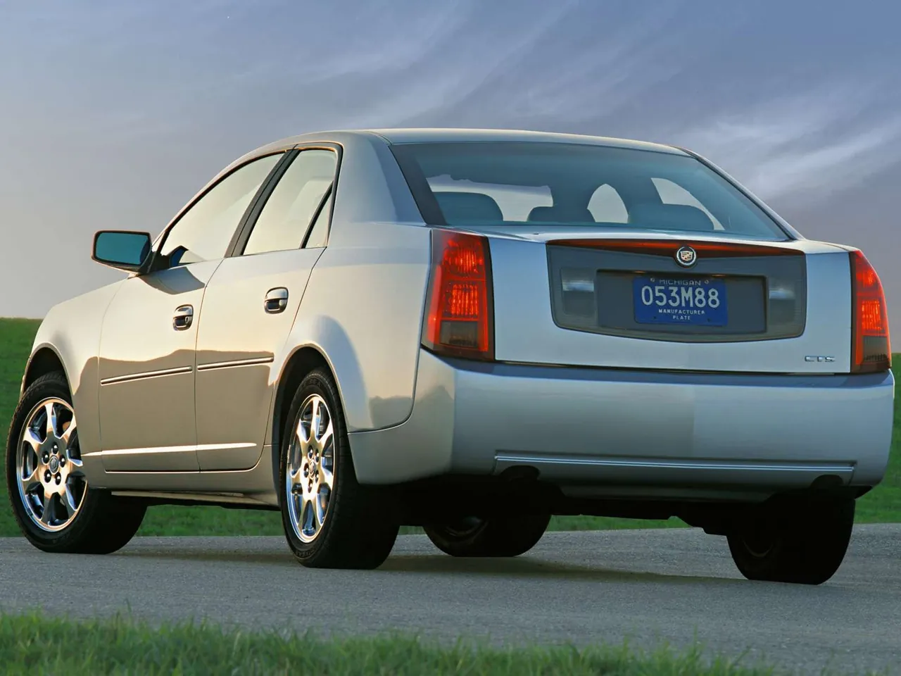 Cadillac CTS (2006) – zadní tříčtvrteční pohled
