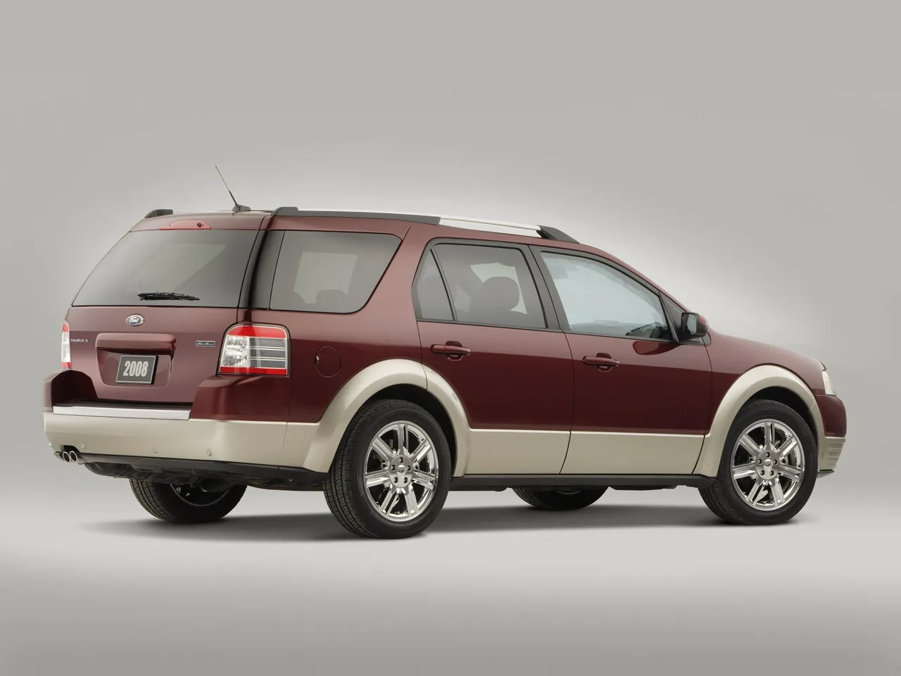 Ford Taurus X (2008) – zadní tříčtvrteční pohled