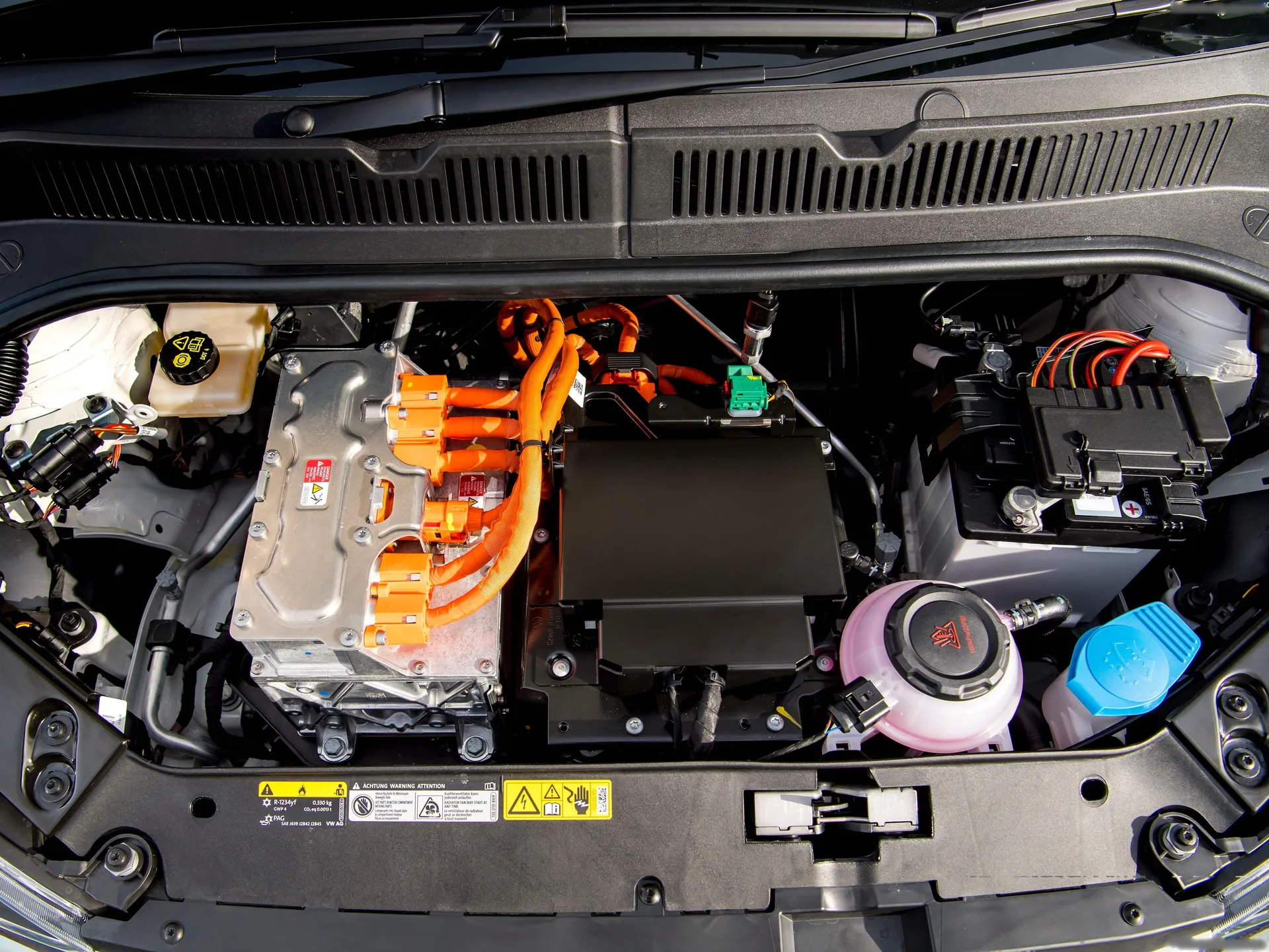 Seat Mii Electric [UK] (2020) – motorový prostor