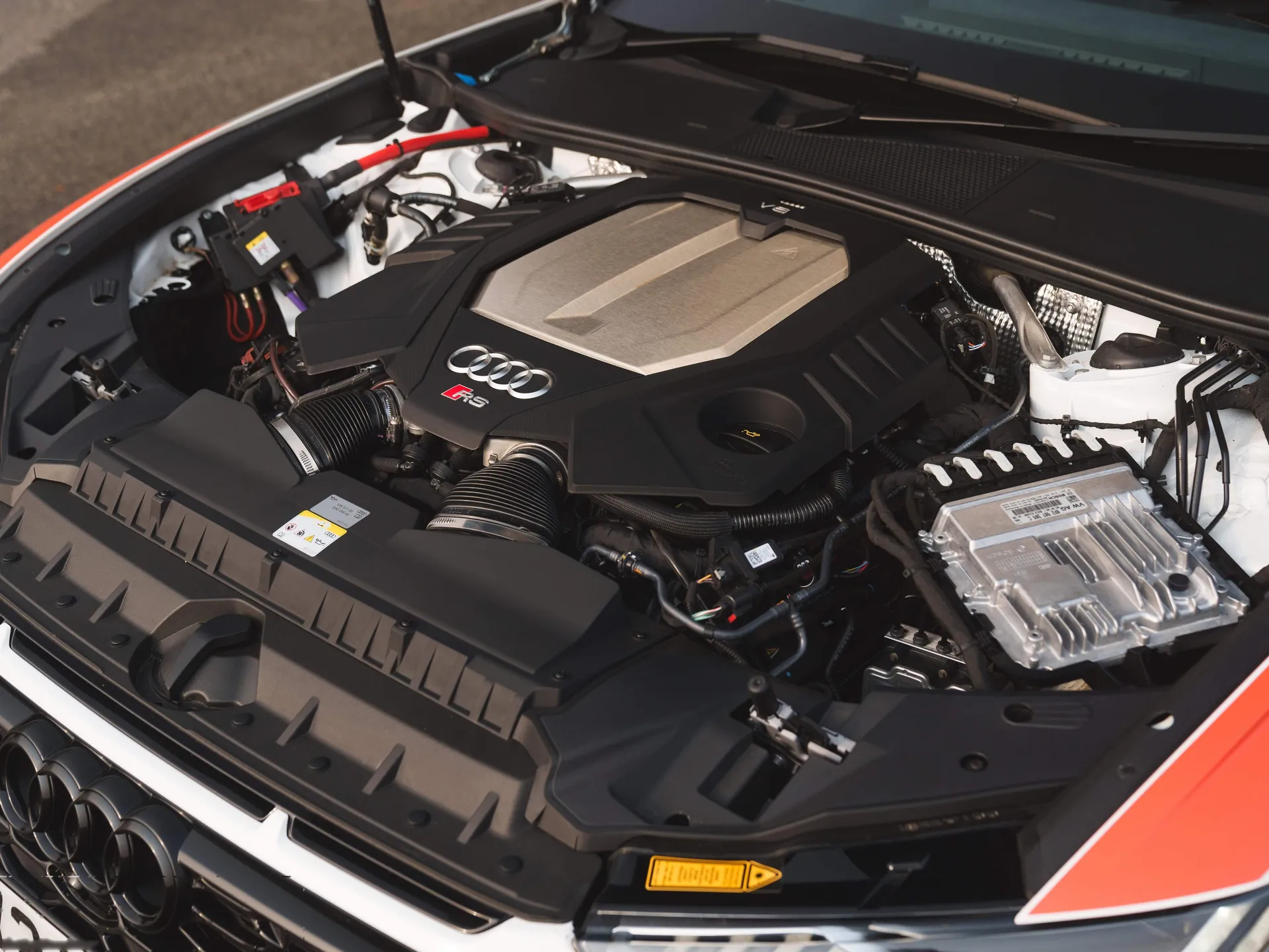 Audi RS6 Avant GT [UK] (2024) - Engine Bay