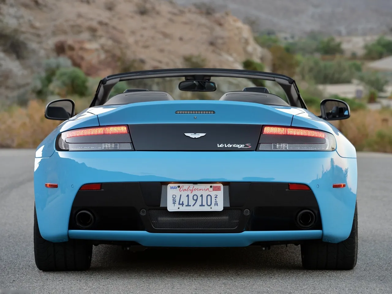 Aston Martin V12 Vantage S Roadster (2015) - Rear
