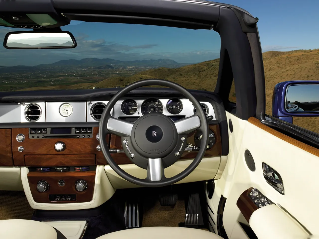Rolls-Royce Phantom Drophead Coupe (2008) – interiér