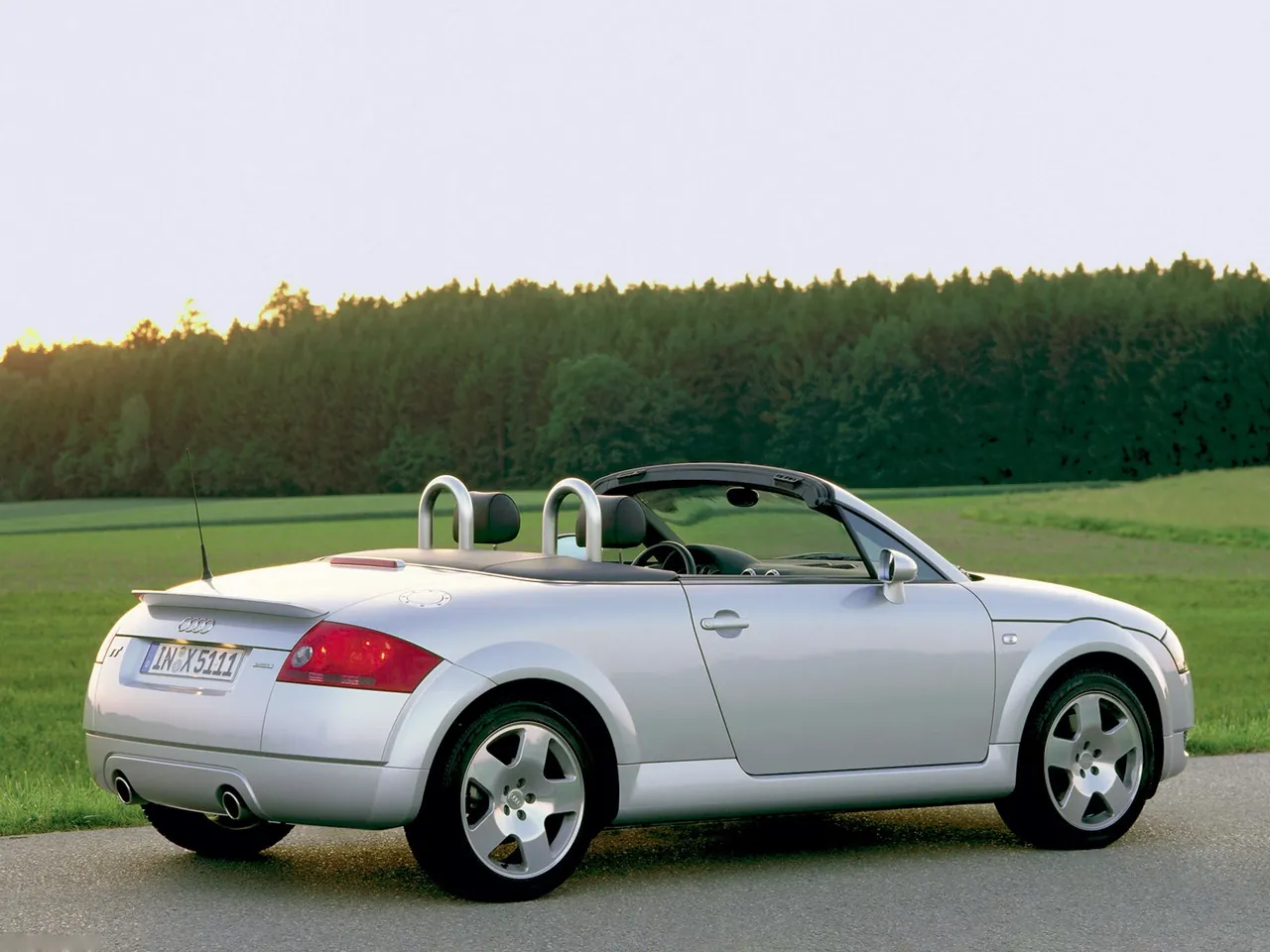 Audi TT Roadster (2002) – zadní tříčtvrteční pohled