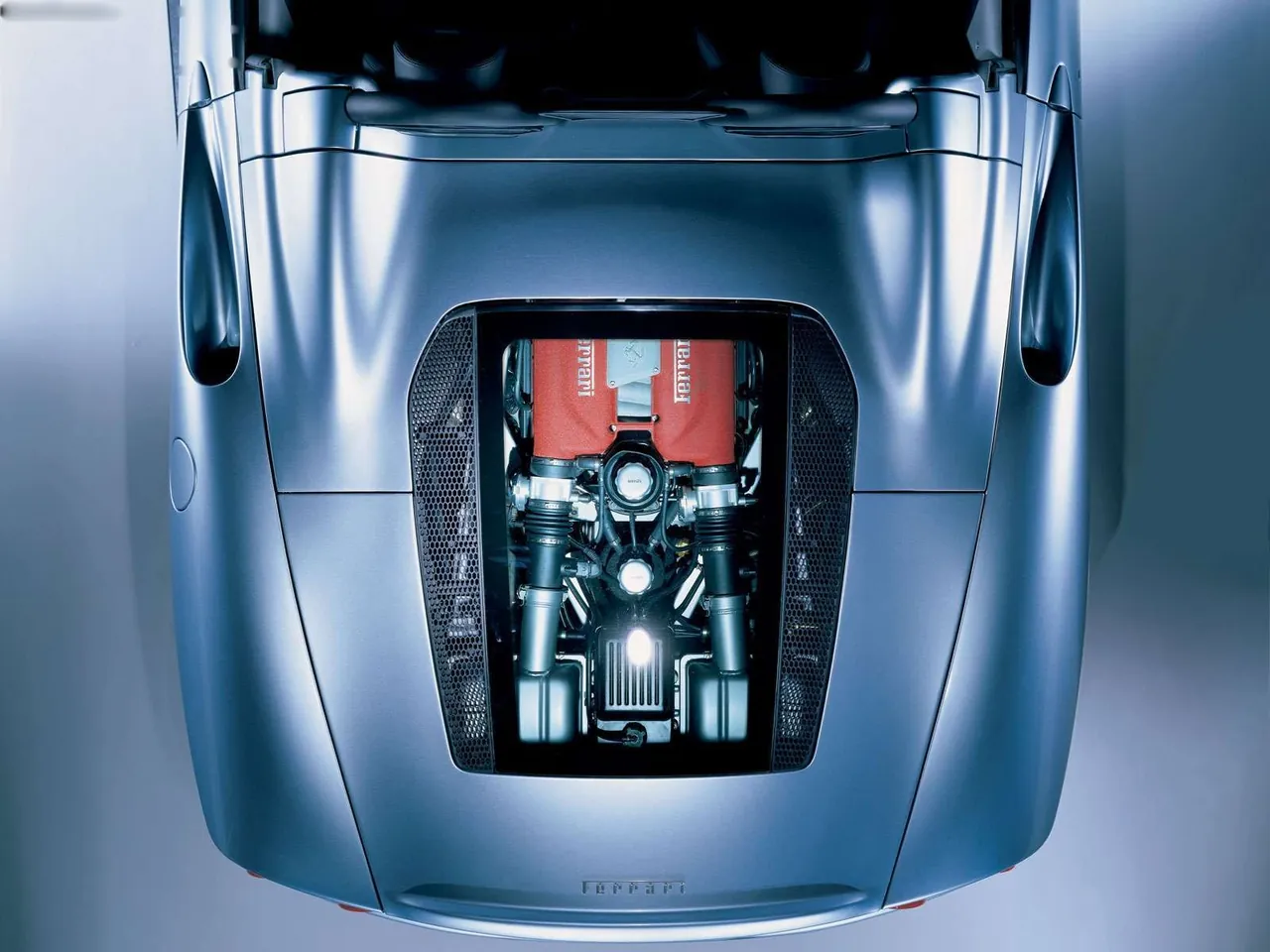 Ferrari 360 Spider (2001) – motorový prostor