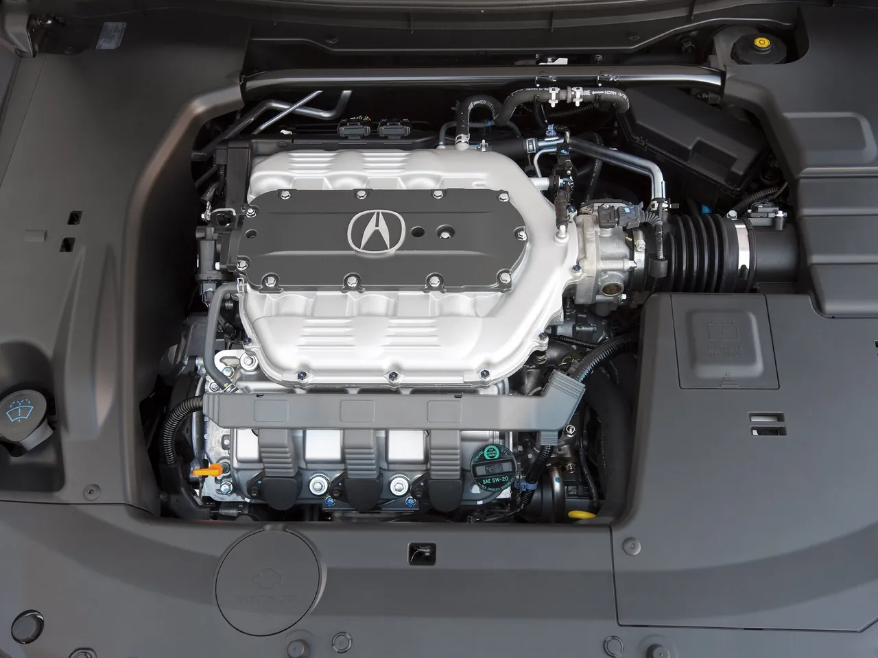 Acura TSX V6 (2010) – motorový prostor