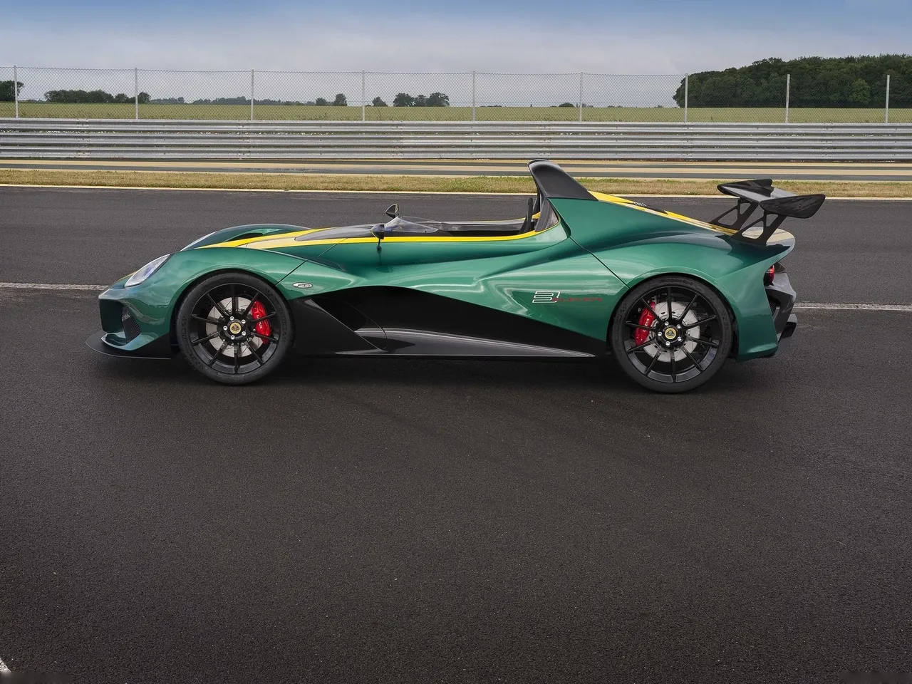 Lotus 3-Eleven (2016) – boční profil