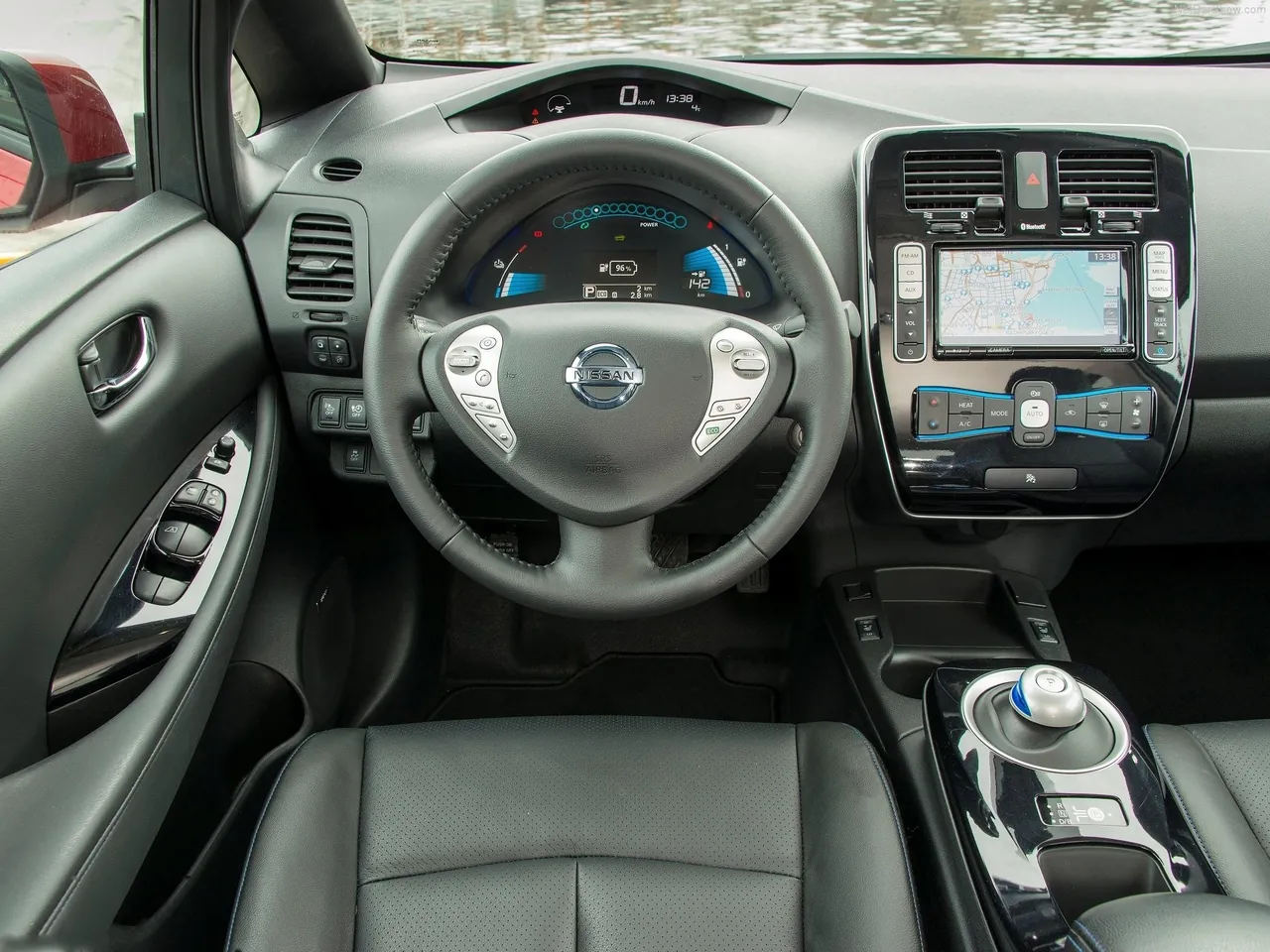Nissan Leaf (2014) - Interior