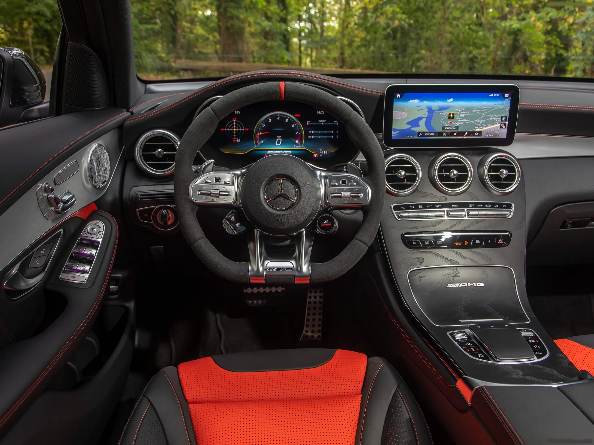 Mercedes-Benz GLC63 AMG (2020) - Interior