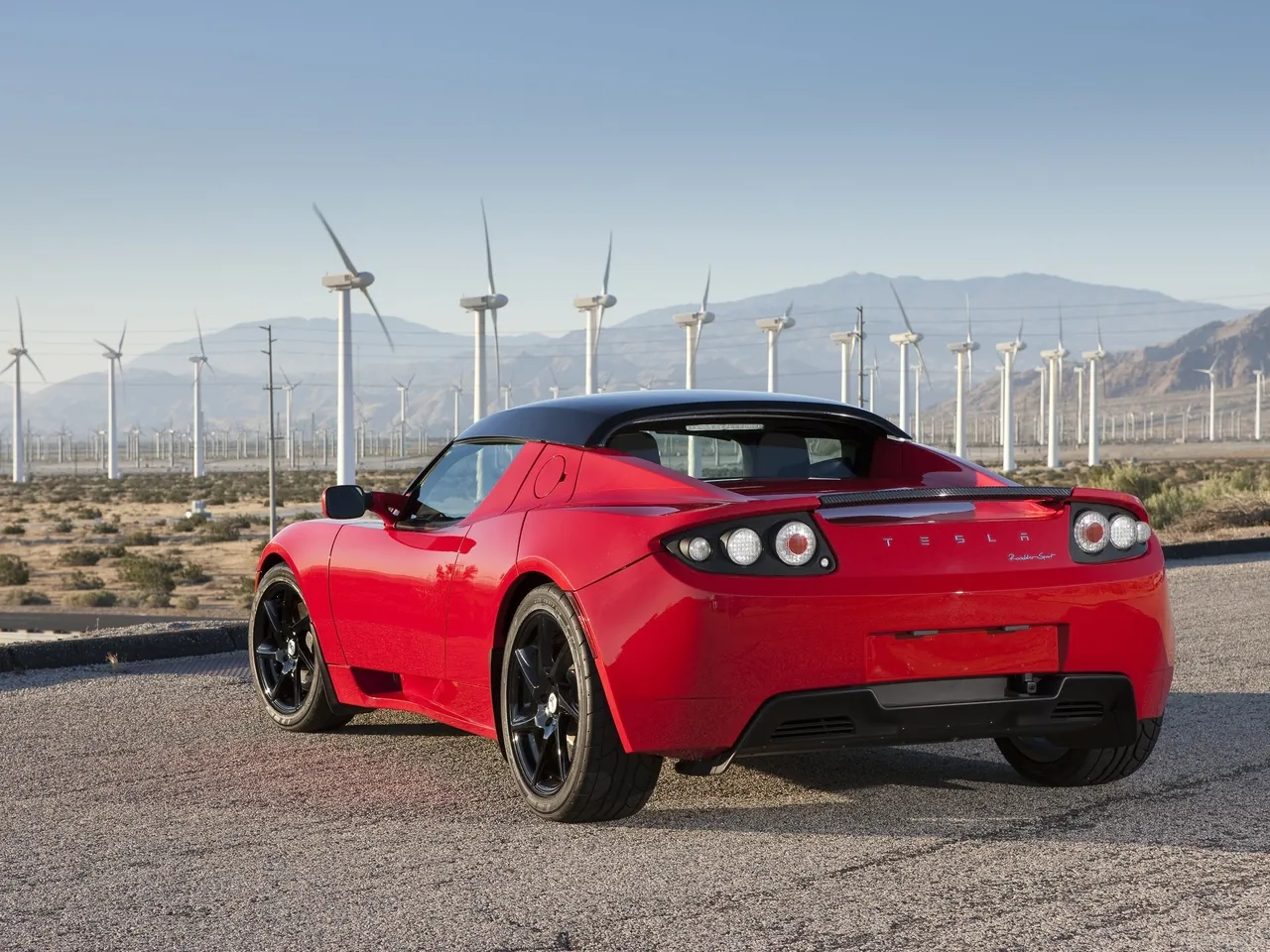 Tesla Roadster 2.5 (2011) – zadní tříčtvrteční pohled