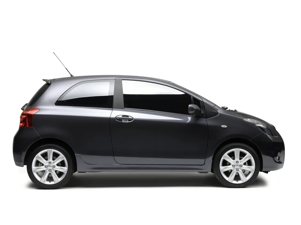 Toyota Yaris TS Concept (2006) - Side Profile