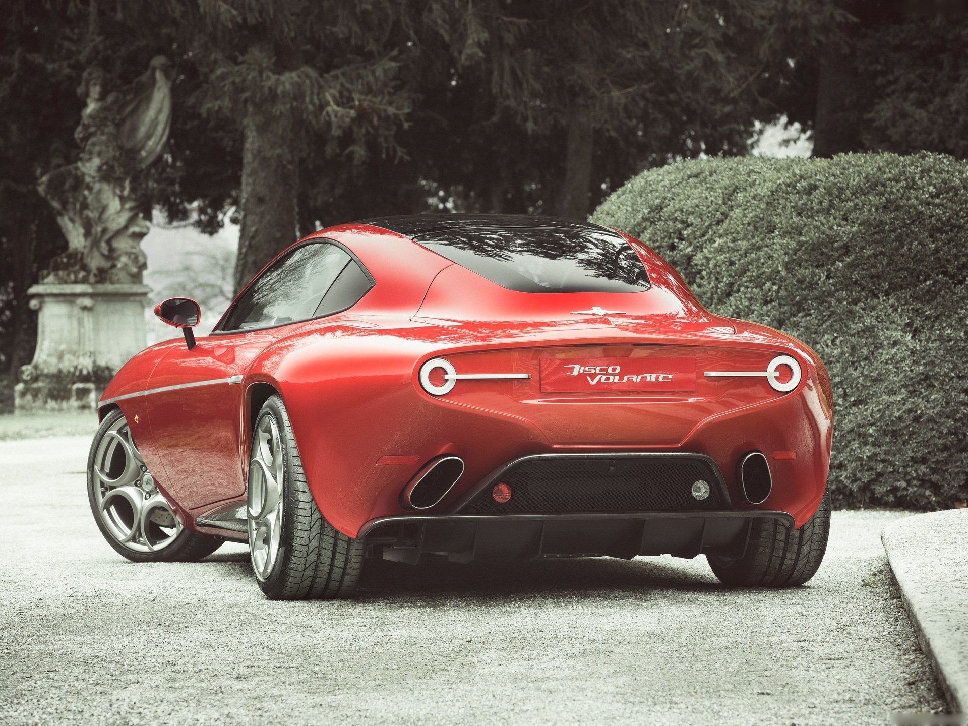 Alfa Romeo Disco Volante Touring (2013) – zadní tříčtvrteční pohled
