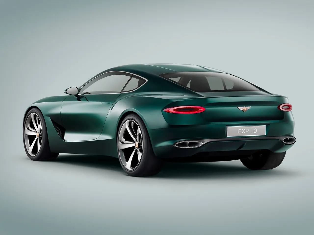 Bentley EXP 10 Speed 6 Concept (2015) – zadní tříčtvrteční pohled