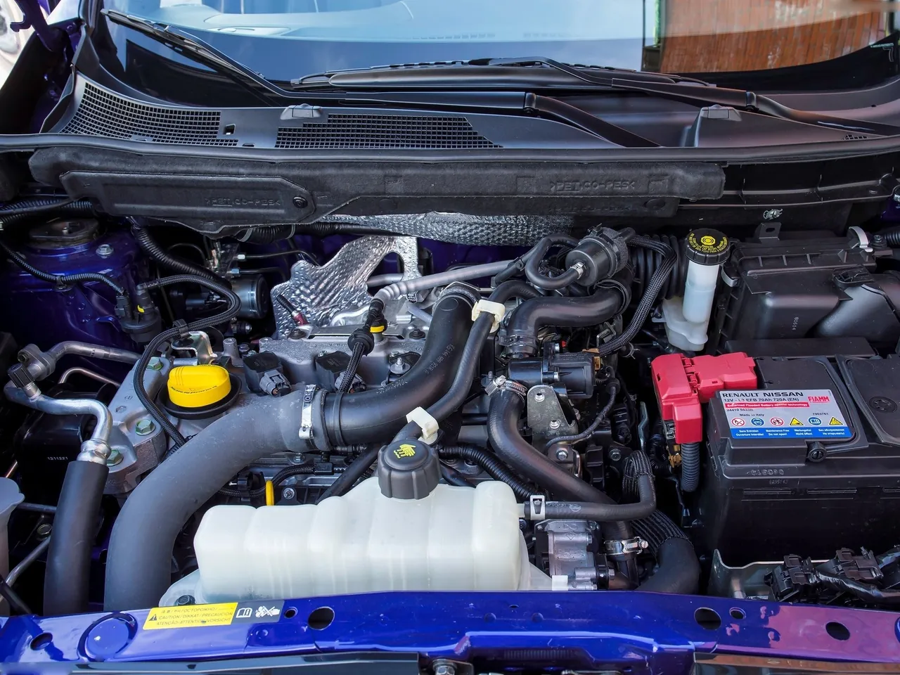 Nissan Juke (2015) – motorový prostor