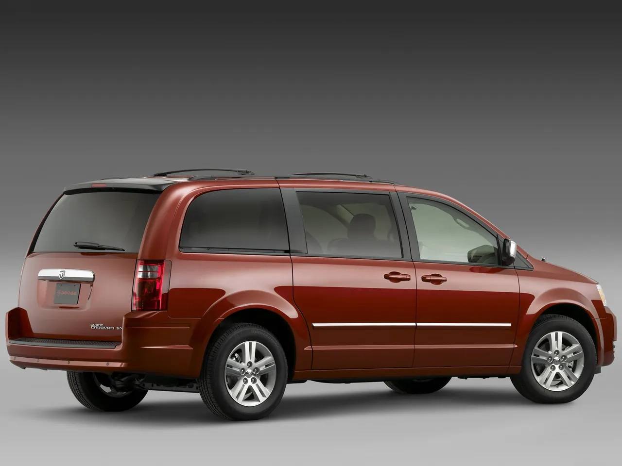 Dodge Grand Caravan (2008) – zadní tříčtvrteční pohled