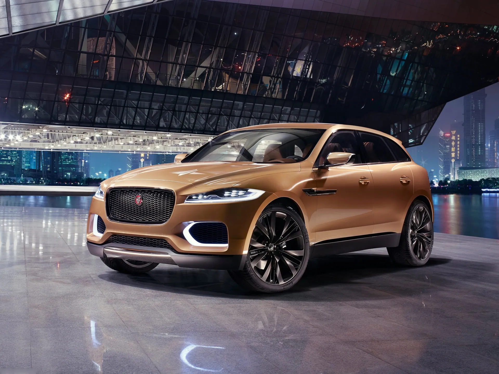Jaguar C-X17 5-Seater Concept (2013)