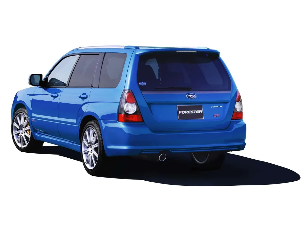 Subaru Forester STI (2005) – zadní tříčtvrteční pohled