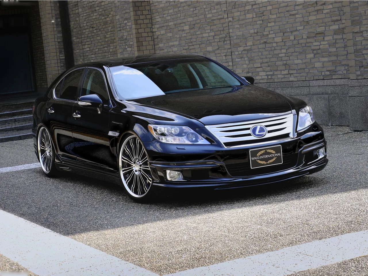 Wald Lexus LS600h (2010)