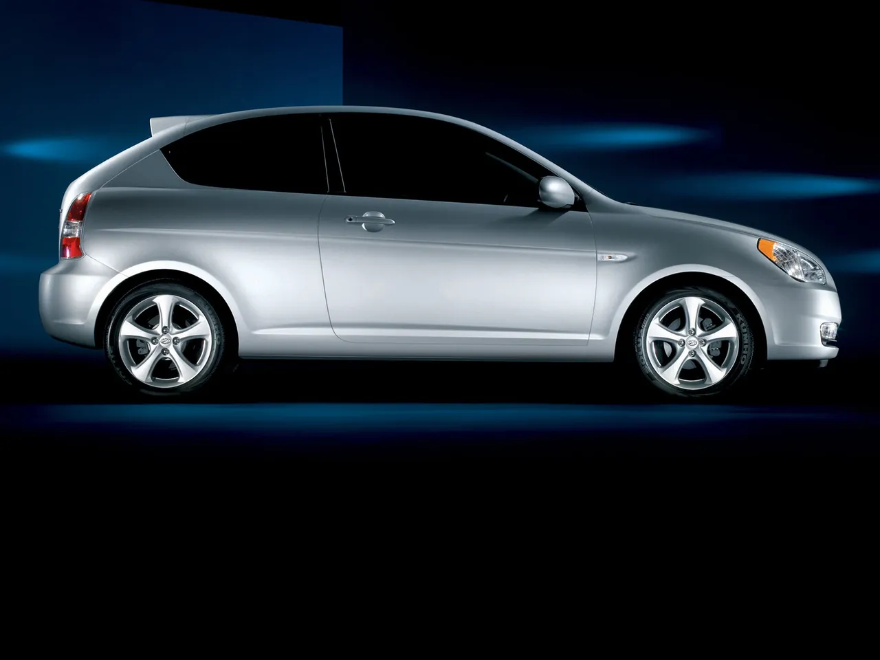 Hyundai Accent (2010) – boční profil