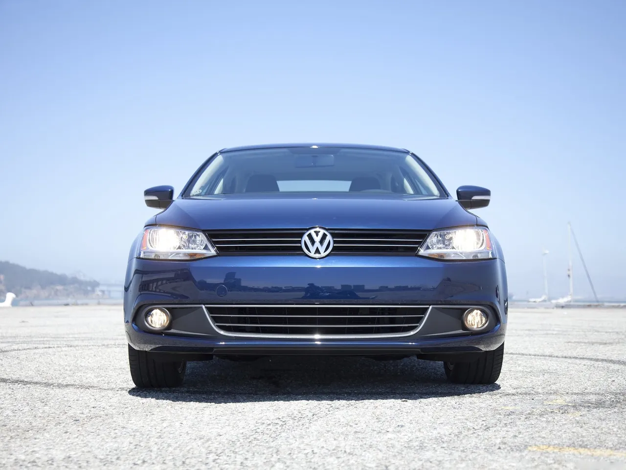 Volkswagen Jetta (2011) - Front
