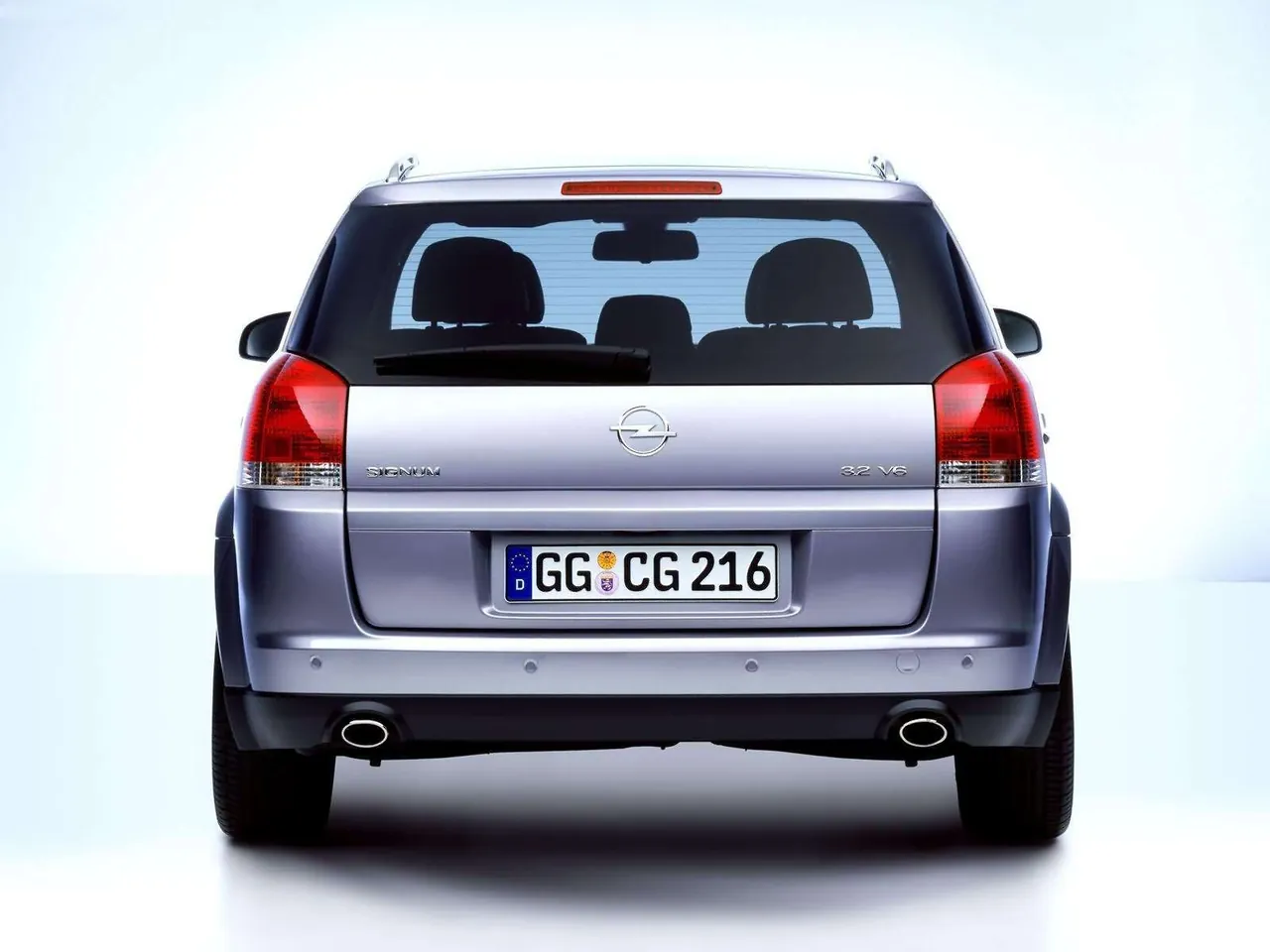 Opel Signum 3.2 V6 (2003) – zezadu