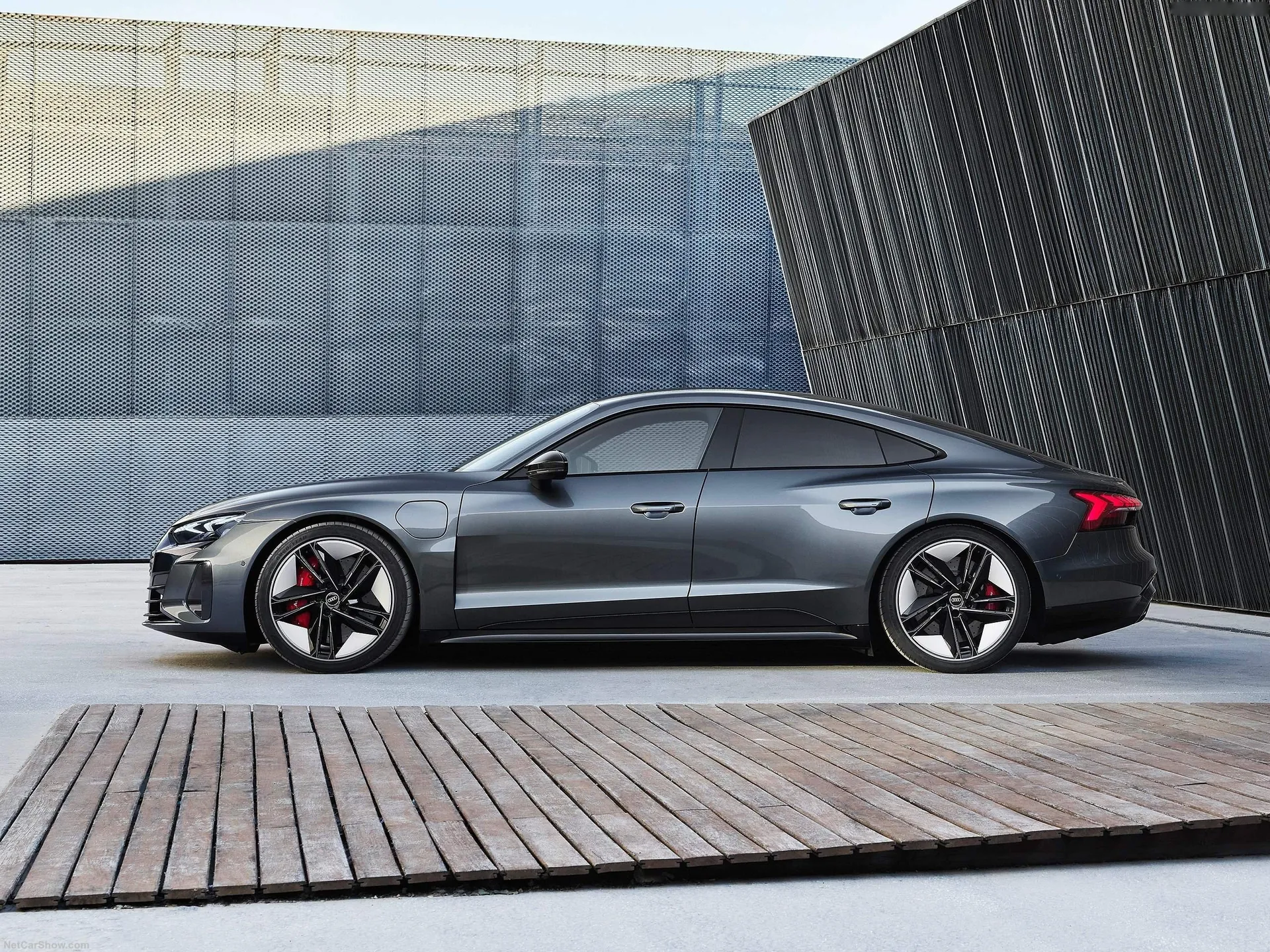 Audi RS e-tron GT (2022) – boční profil