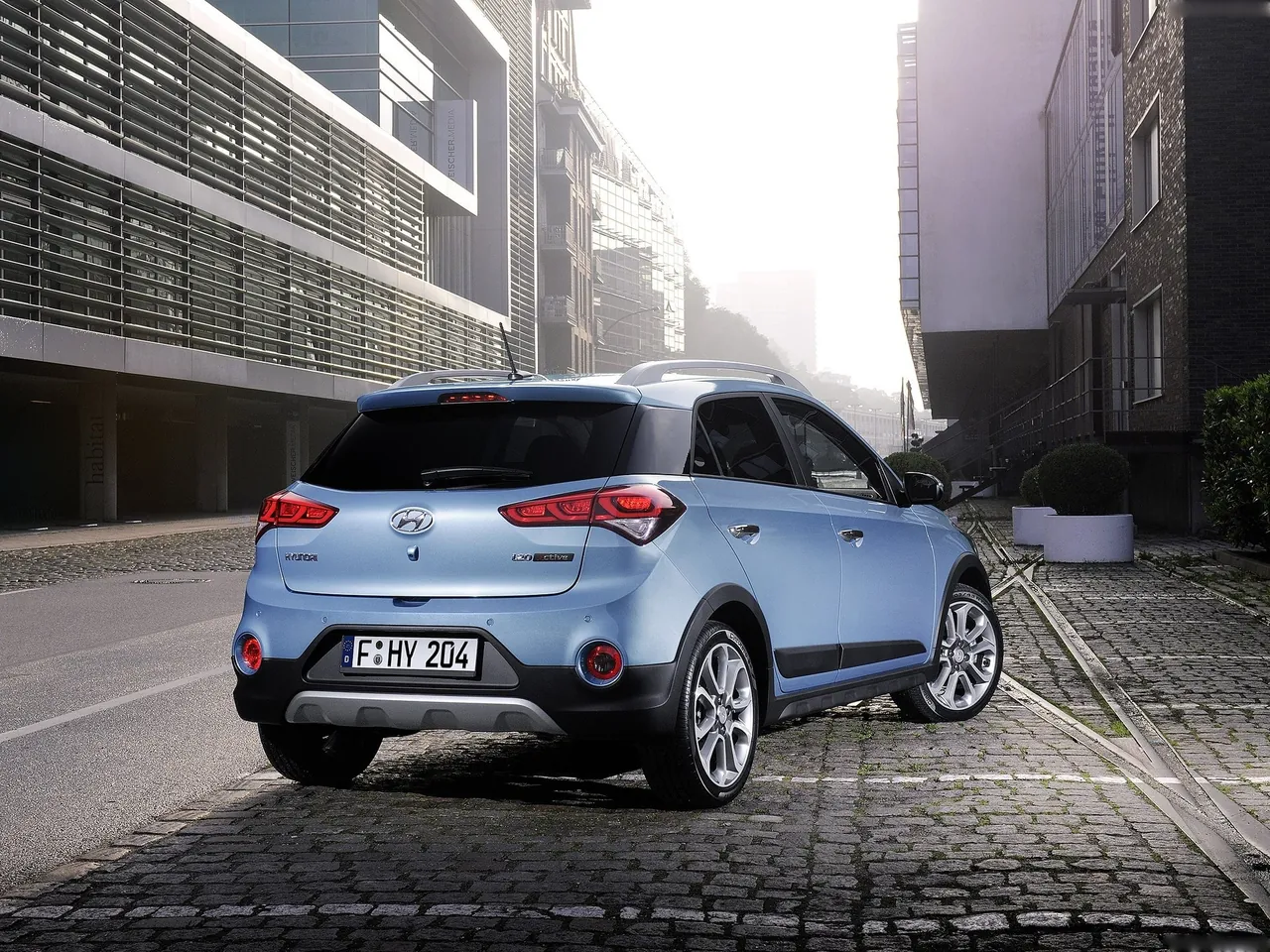 Hyundai i20 Active (2016) – zadní tříčtvrteční pohled