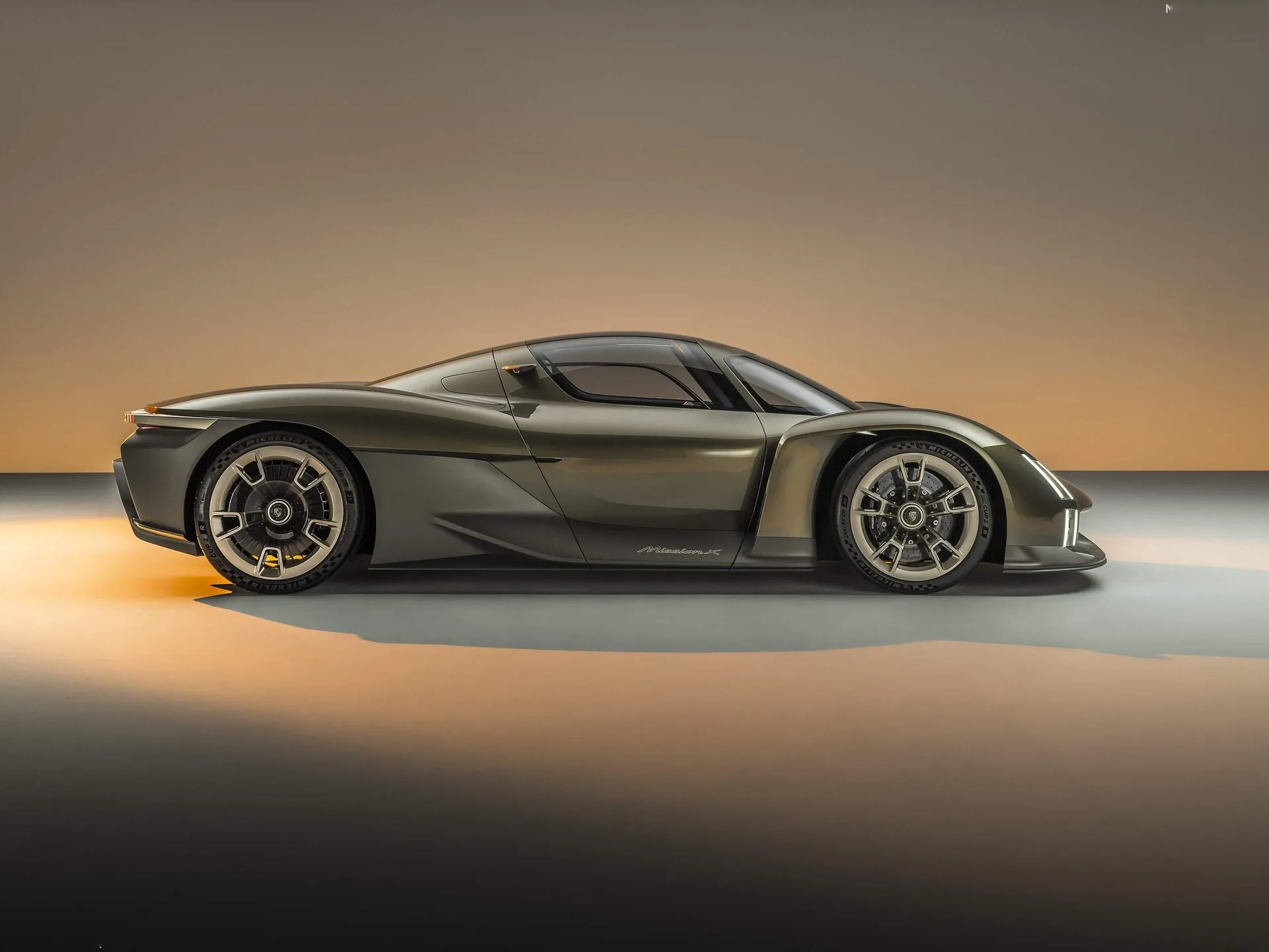 Porsche Mission X Concept (2023) – boční profil