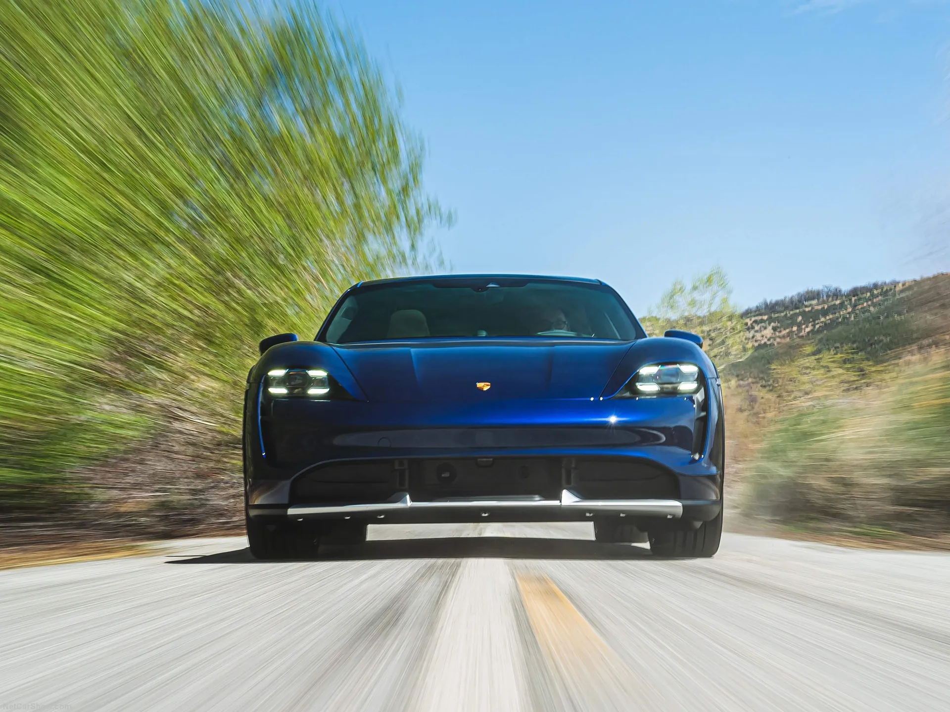 Porsche Taycan Turbo Cross Turismo (2022) - Front