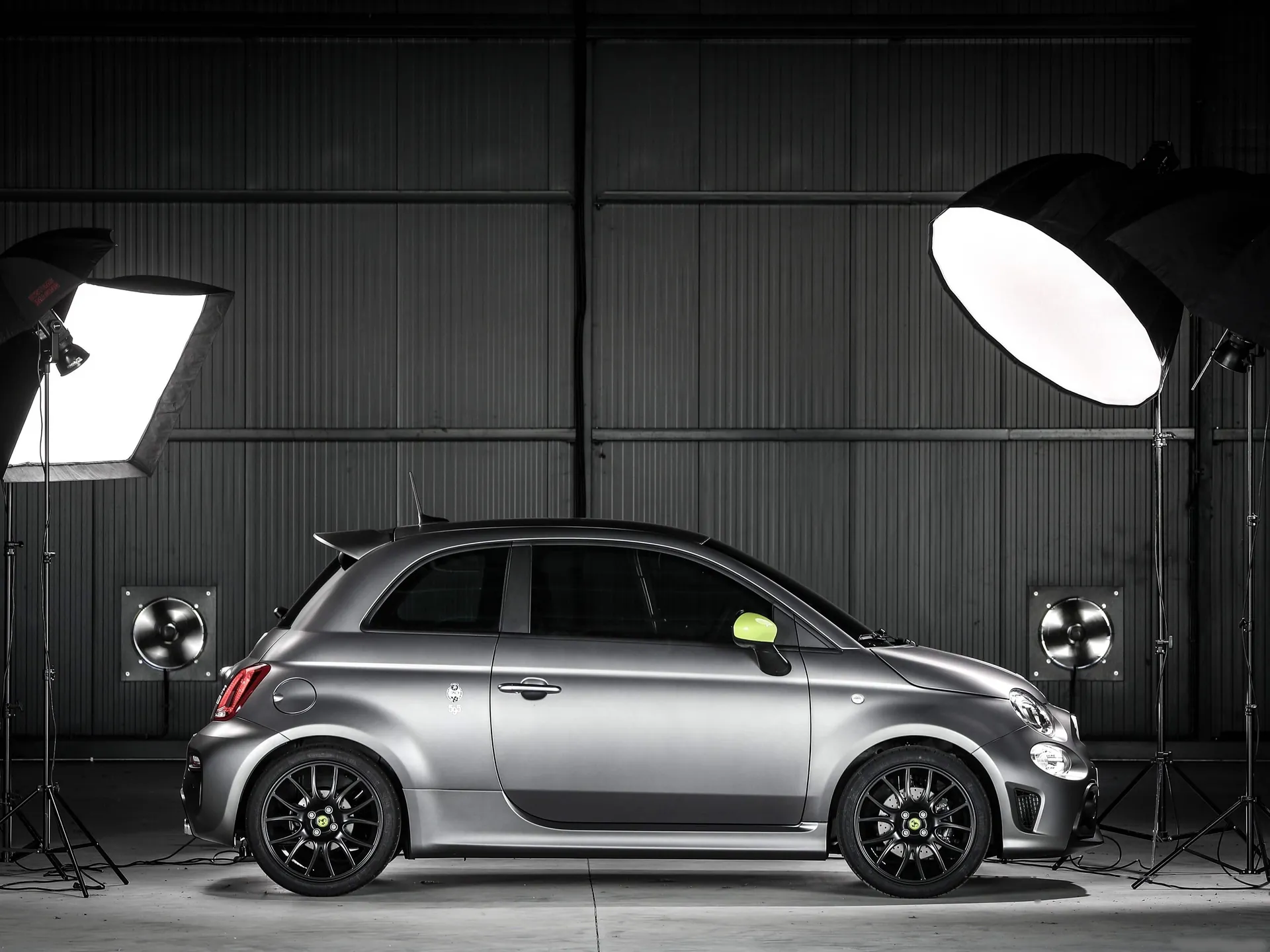 Fiat 595 Abarth Pista (2020) – boční profil