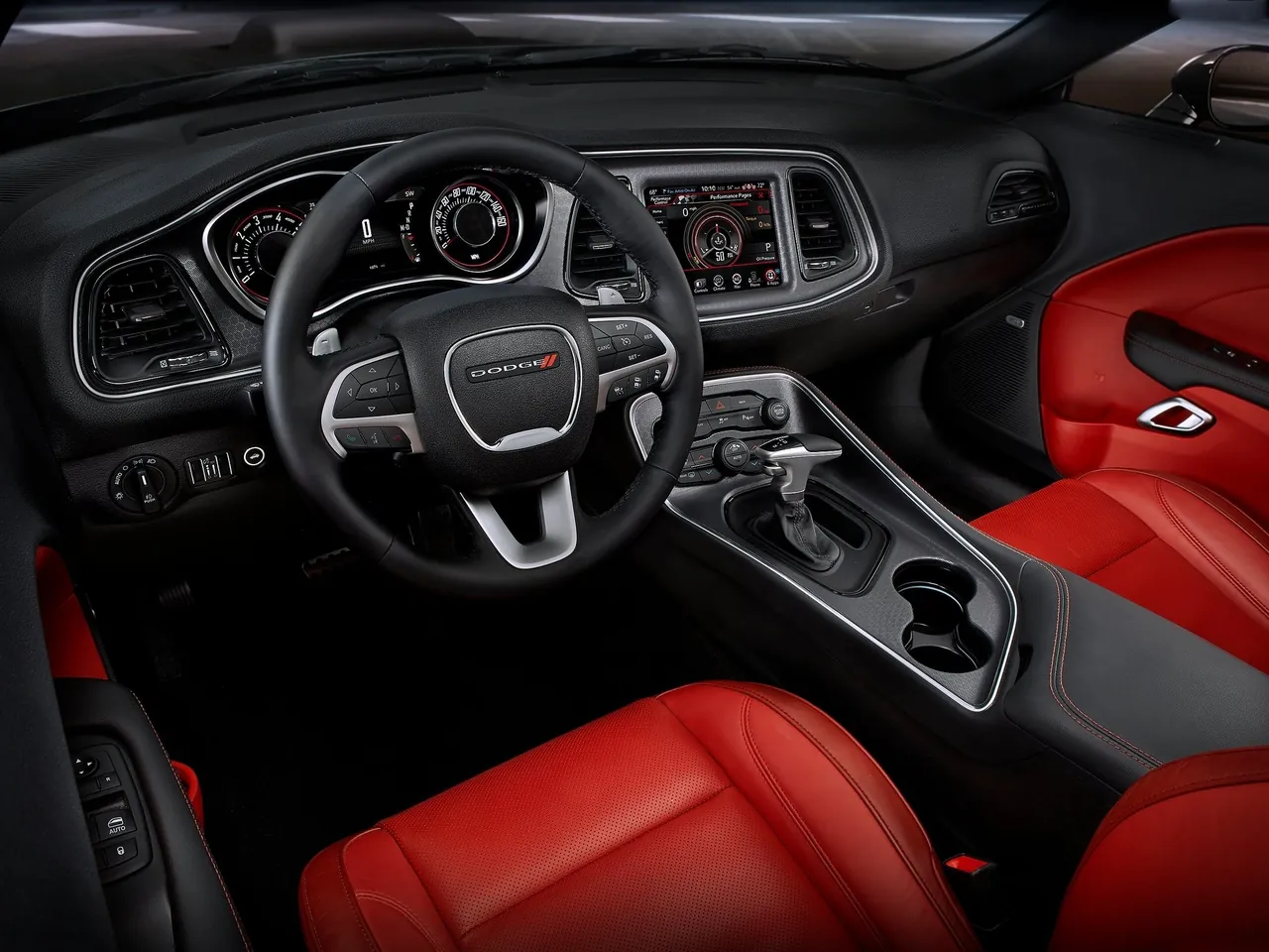 Dodge Challenger (2015) – interiér