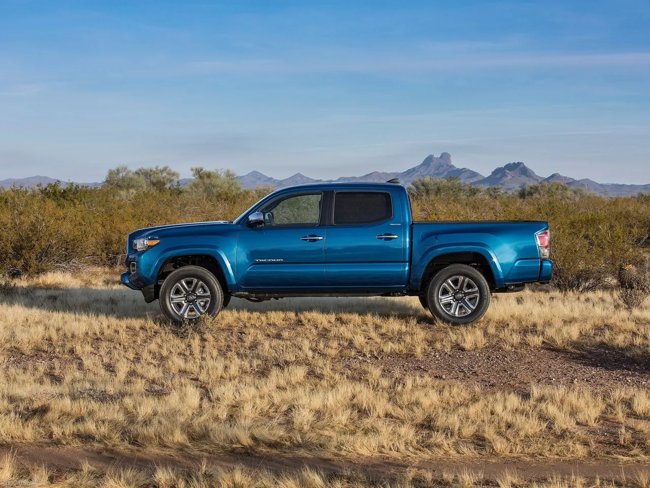 Toyota Tacoma (2016) – boční profil
