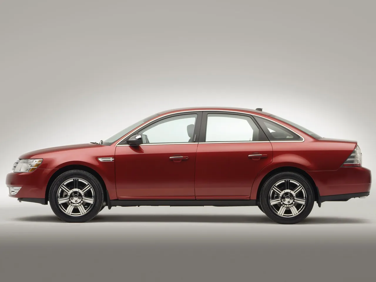 Ford Taurus (2008) – boční profil