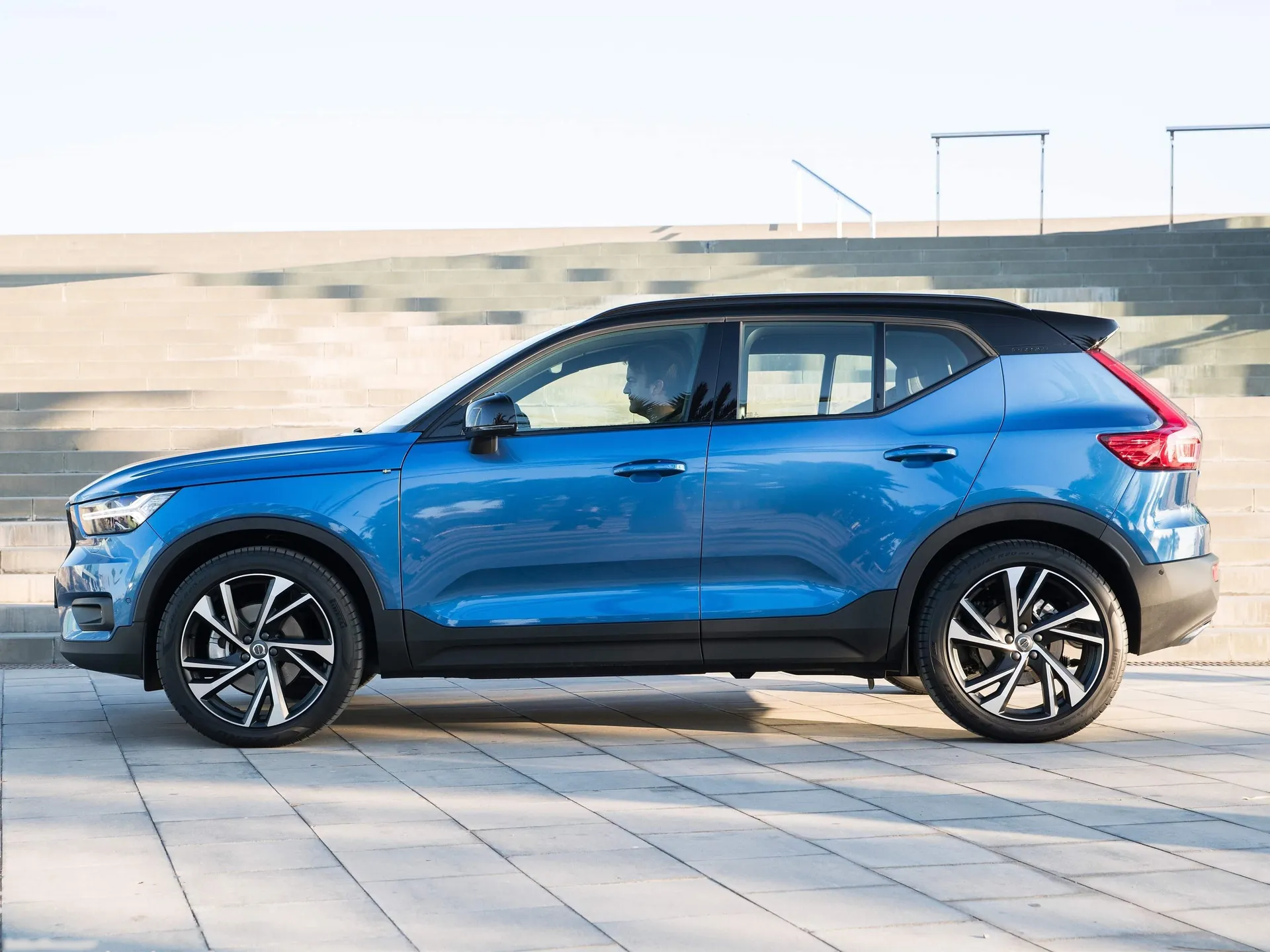Volvo XC40 (2018) – boční profil