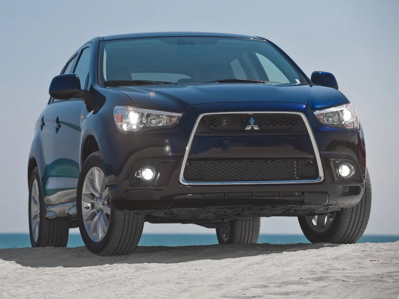 Mitsubishi Outlander Sport (2011)