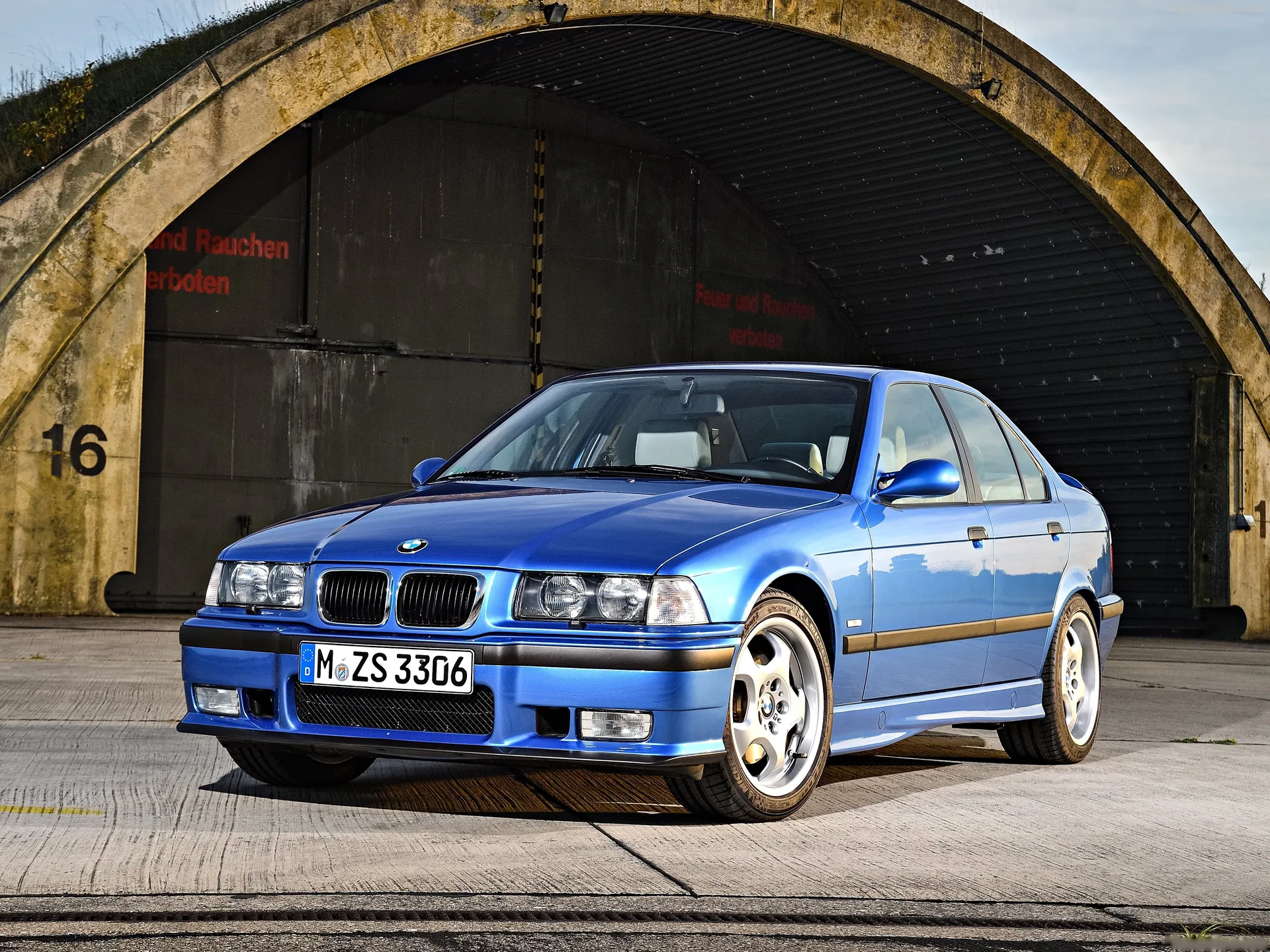 BMW M3 Sedan (1995)