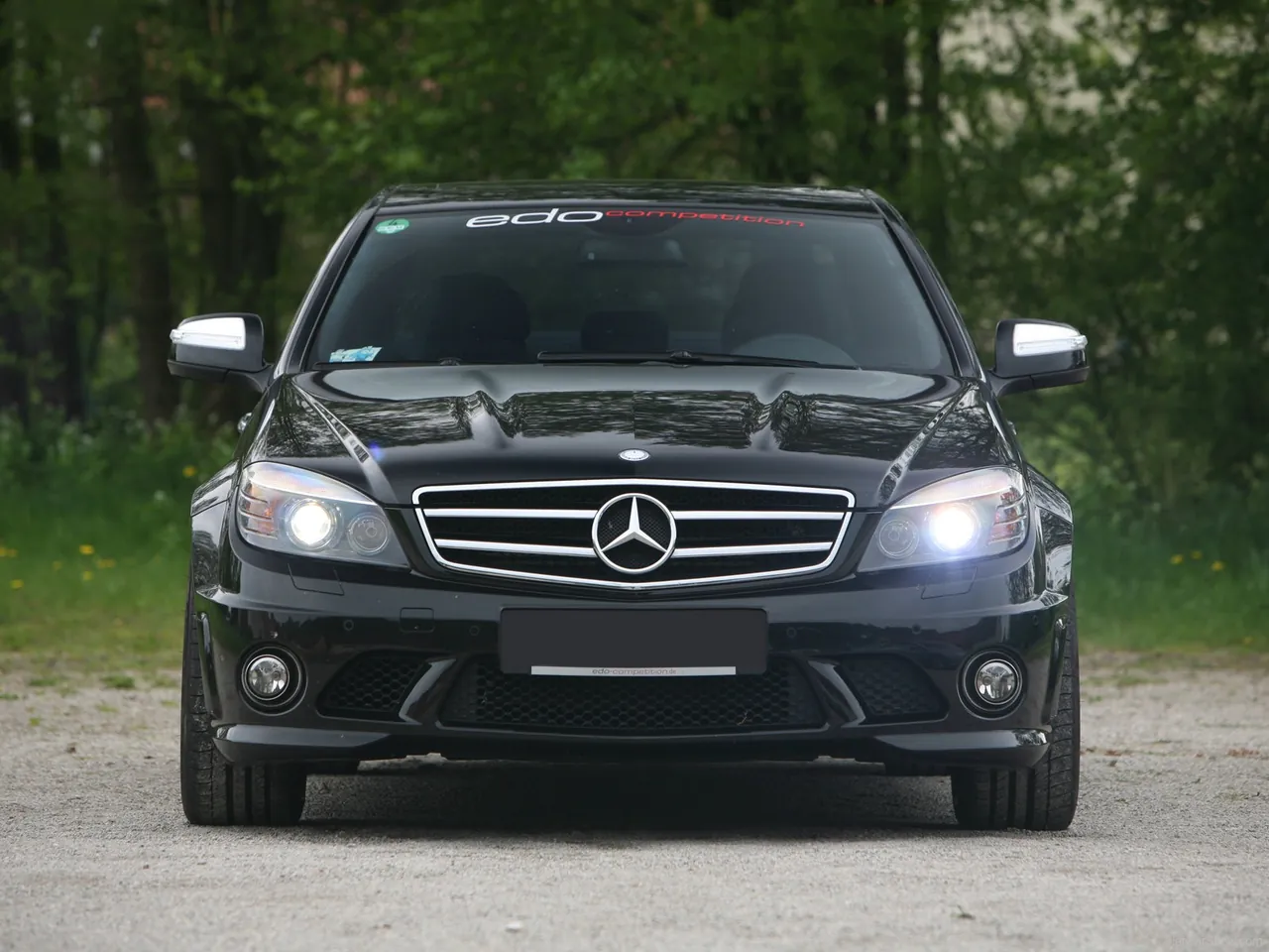 Edo Mercedes-Benz C63 AMG (2009) – zepředu