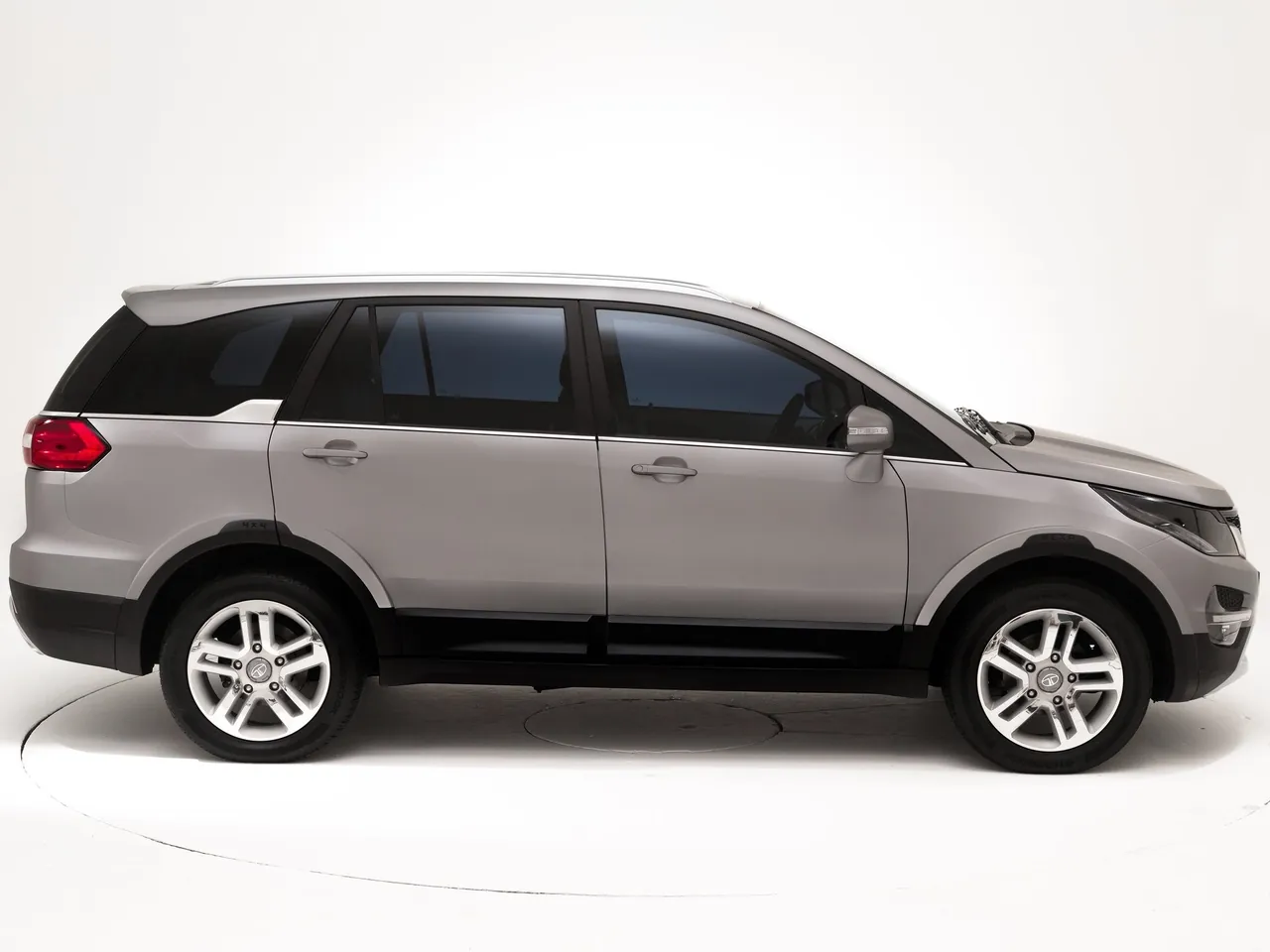 Tata Hexa Concept (2015) – boční profil