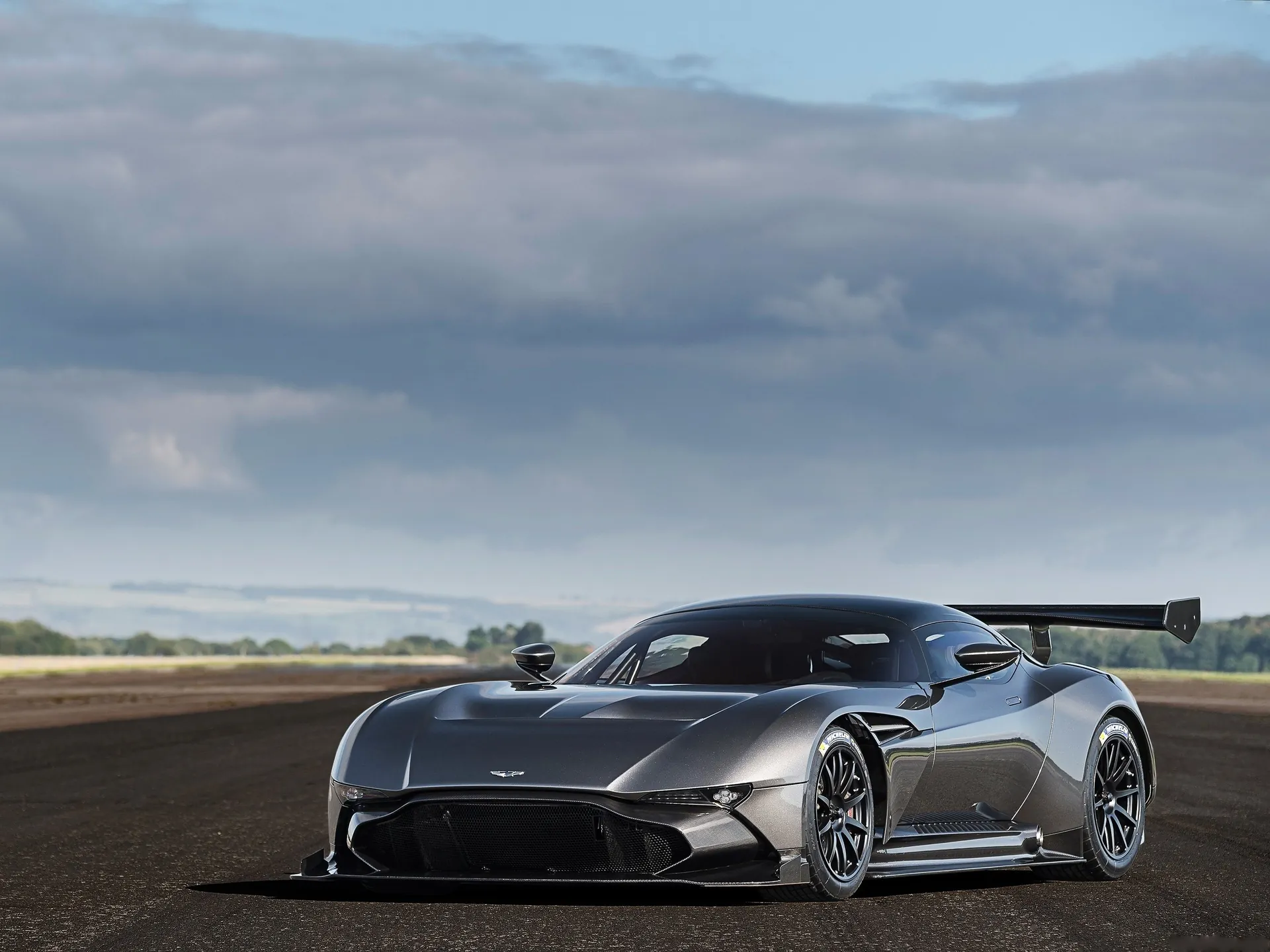 Aston Martin Vulcan (2016)