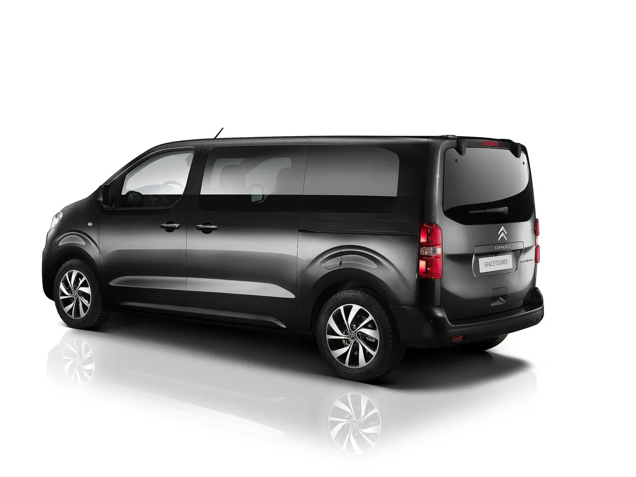 Citroen SpaceTourer (2016) – zadní tříčtvrteční pohled