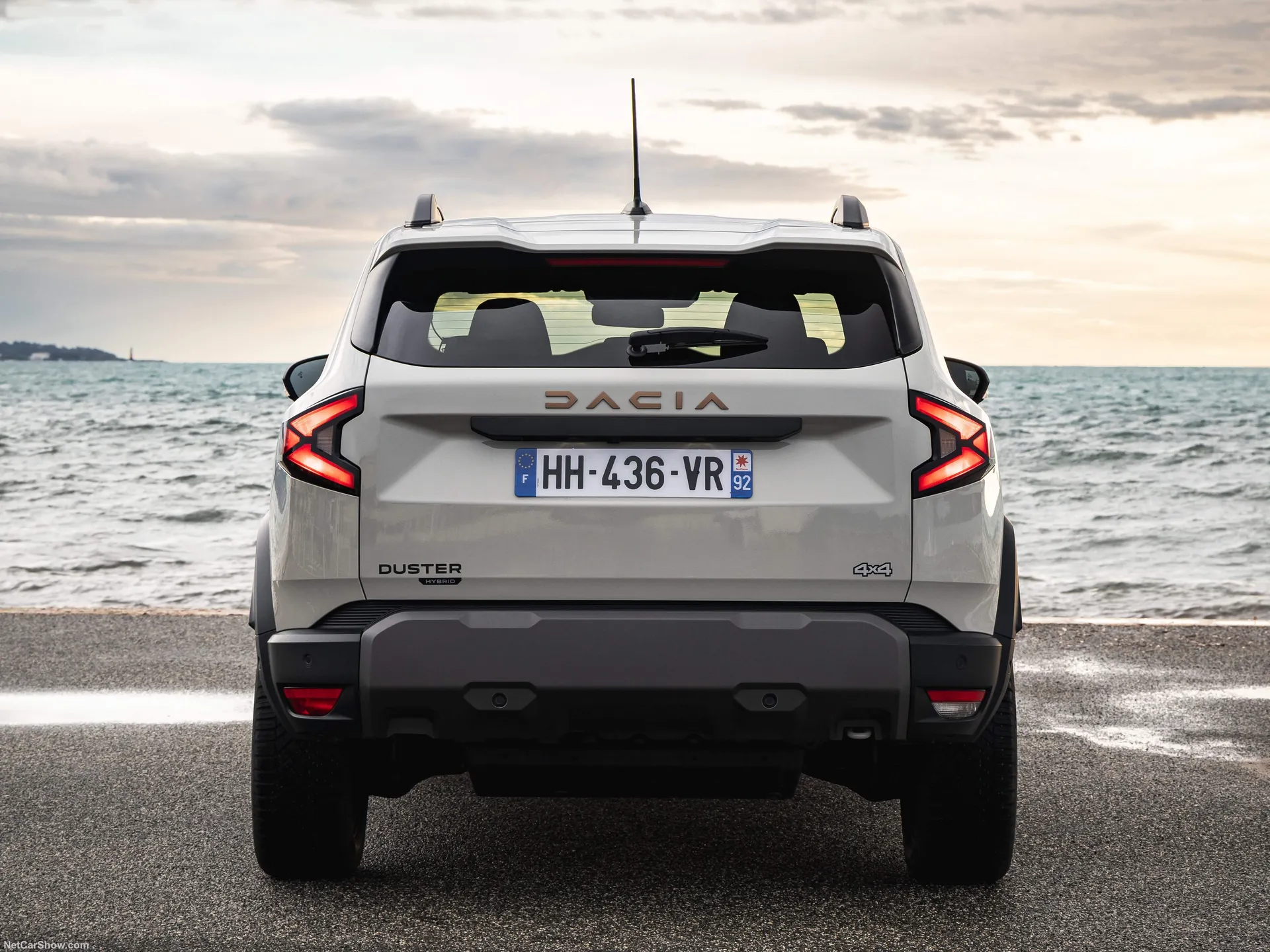 Dacia Duster Hybrid-G 150 4x4 (2026) – zezadu