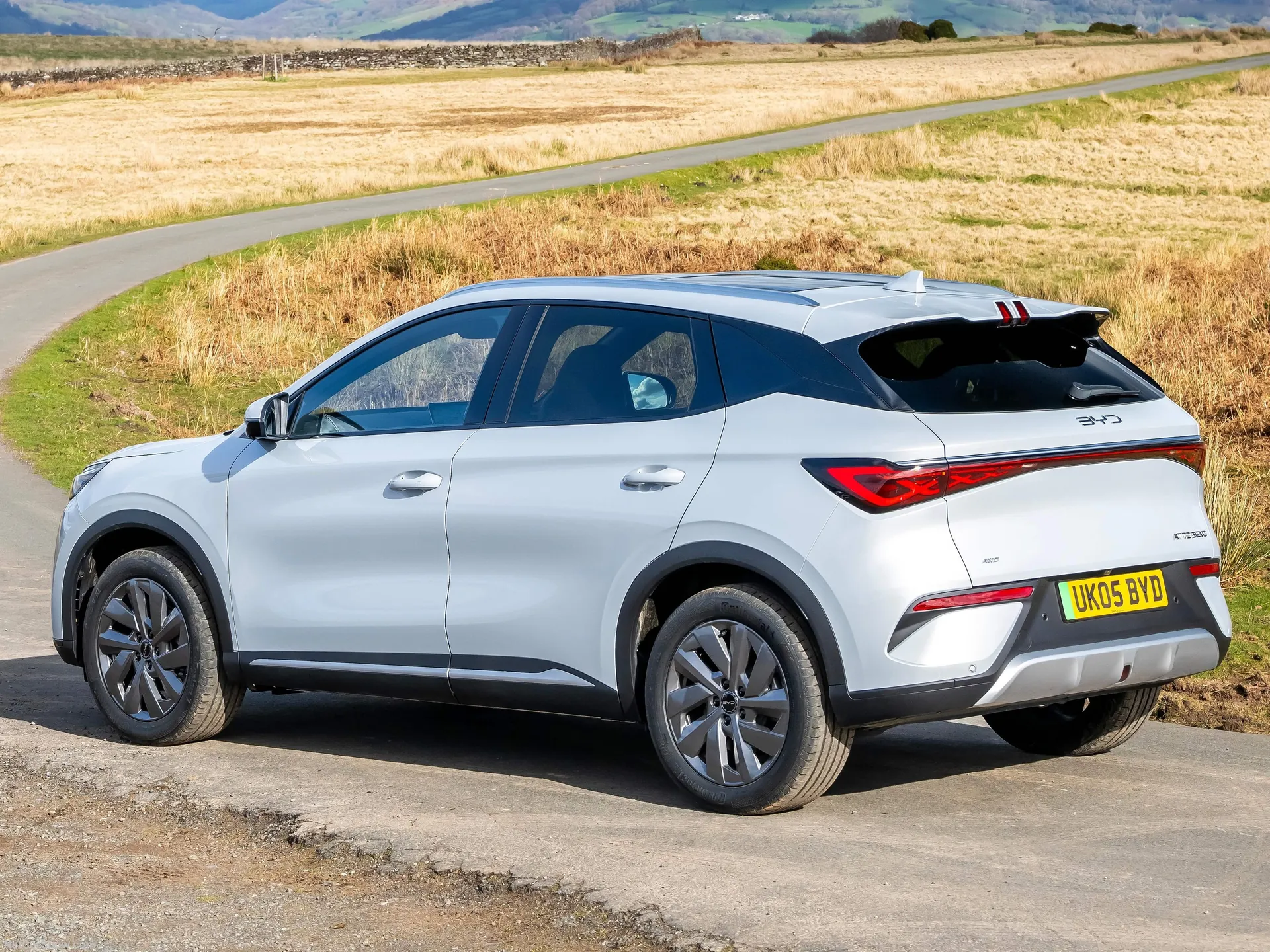 BYD Atto 3 Evo [UK] (2026) – zadní tříčtvrteční pohled
