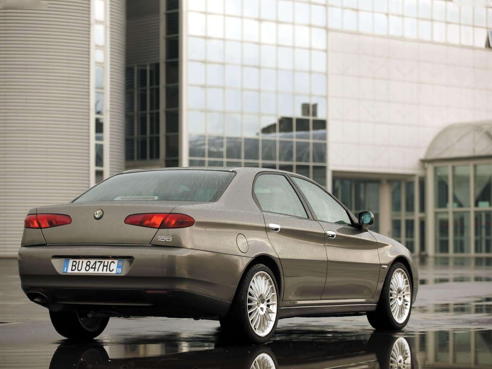 Alfa Romeo 166 (2004) - Rear Three-Quarter