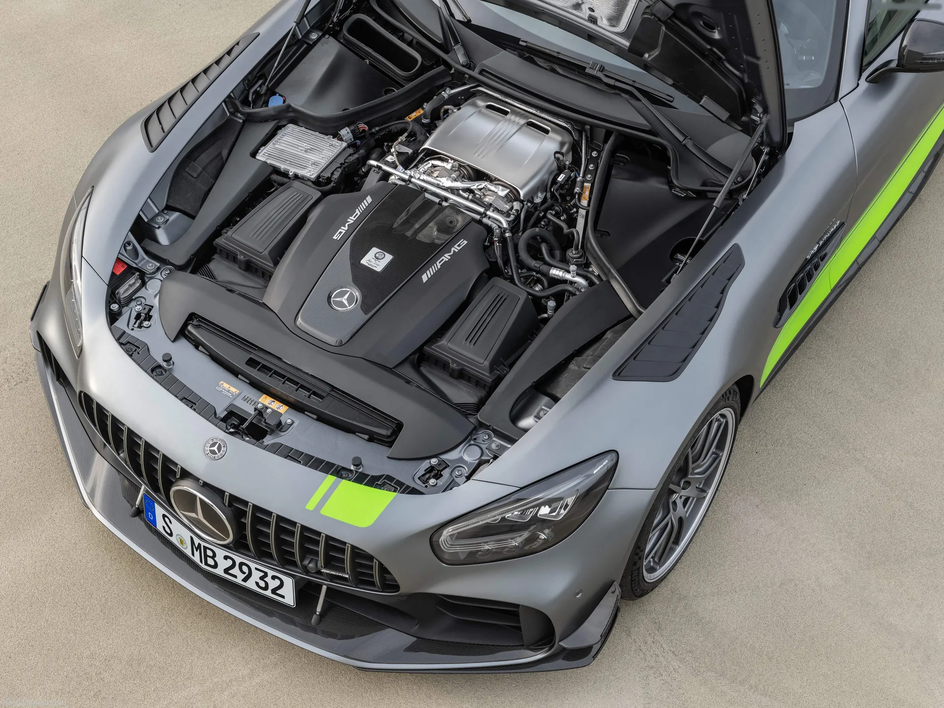 Mercedes-Benz AMG GT R PRO (2020) - Engine Bay