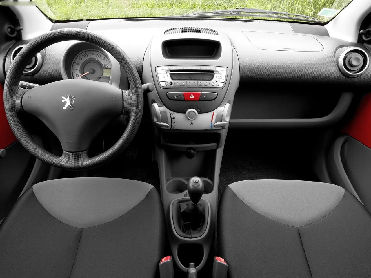 Peugeot 107 (2005) – interiér