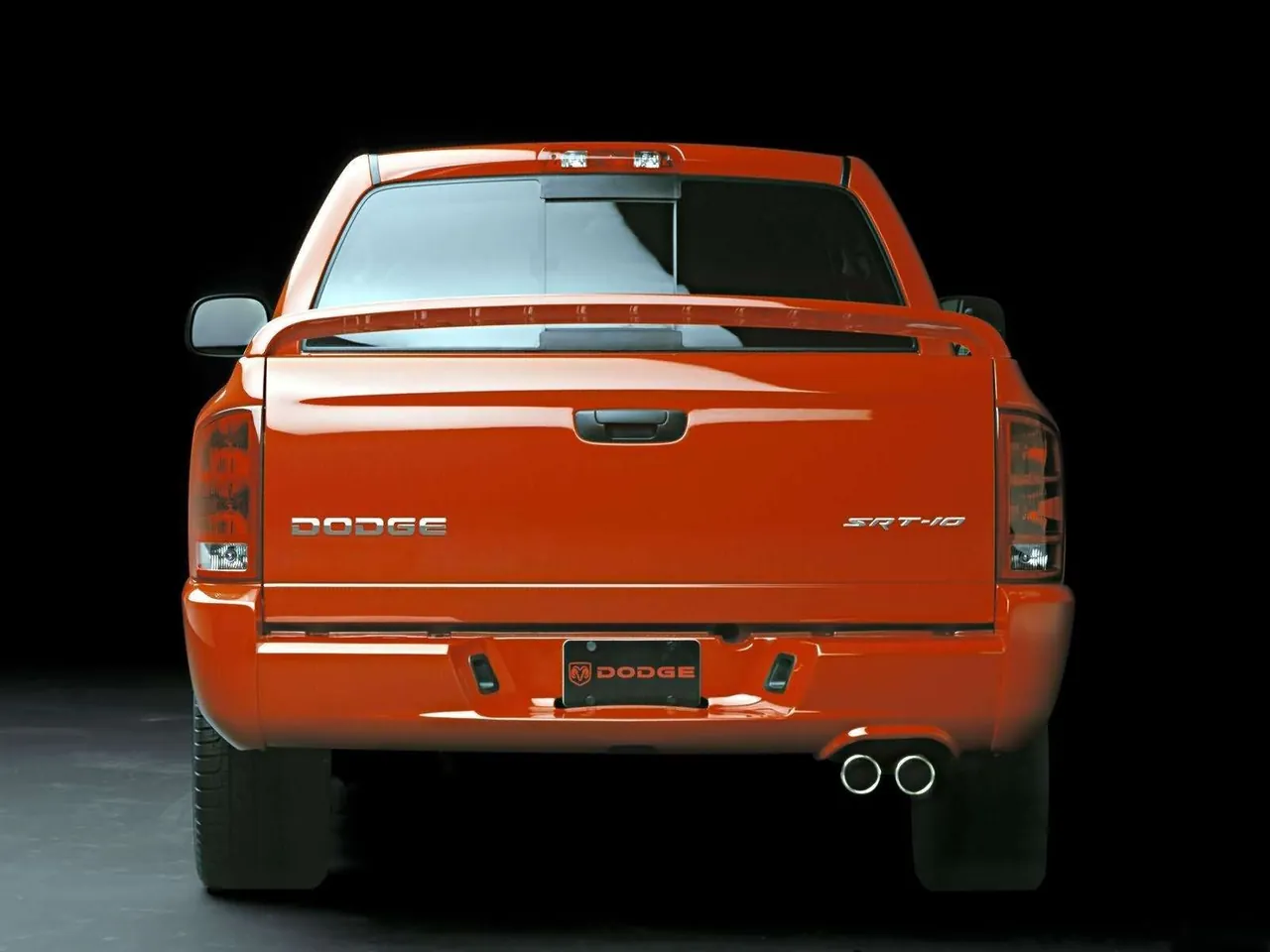 Dodge Ram SRT10 (2004) – zezadu