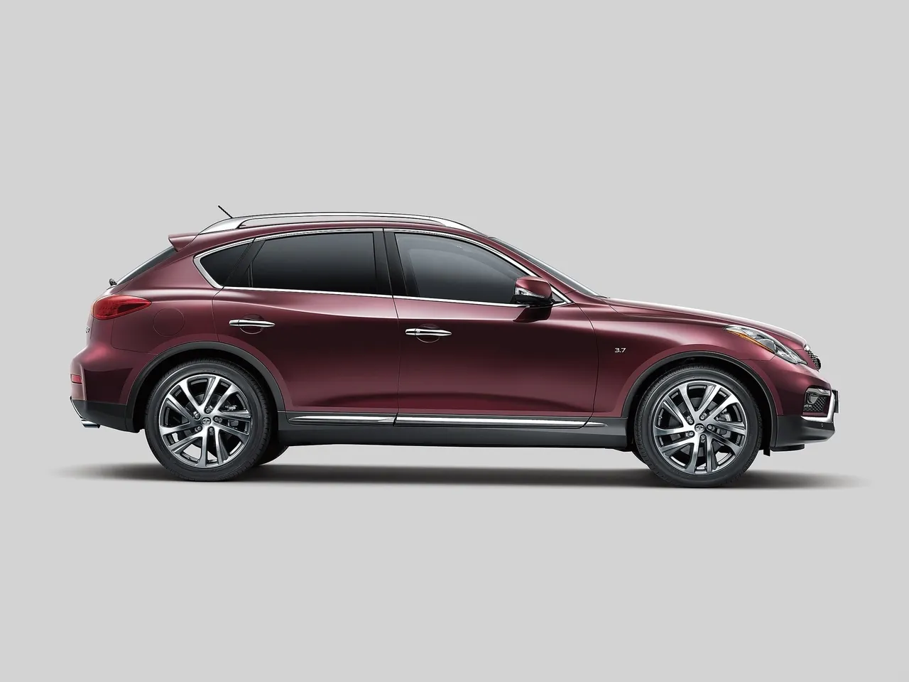 Infiniti QX50 (2016) – boční profil